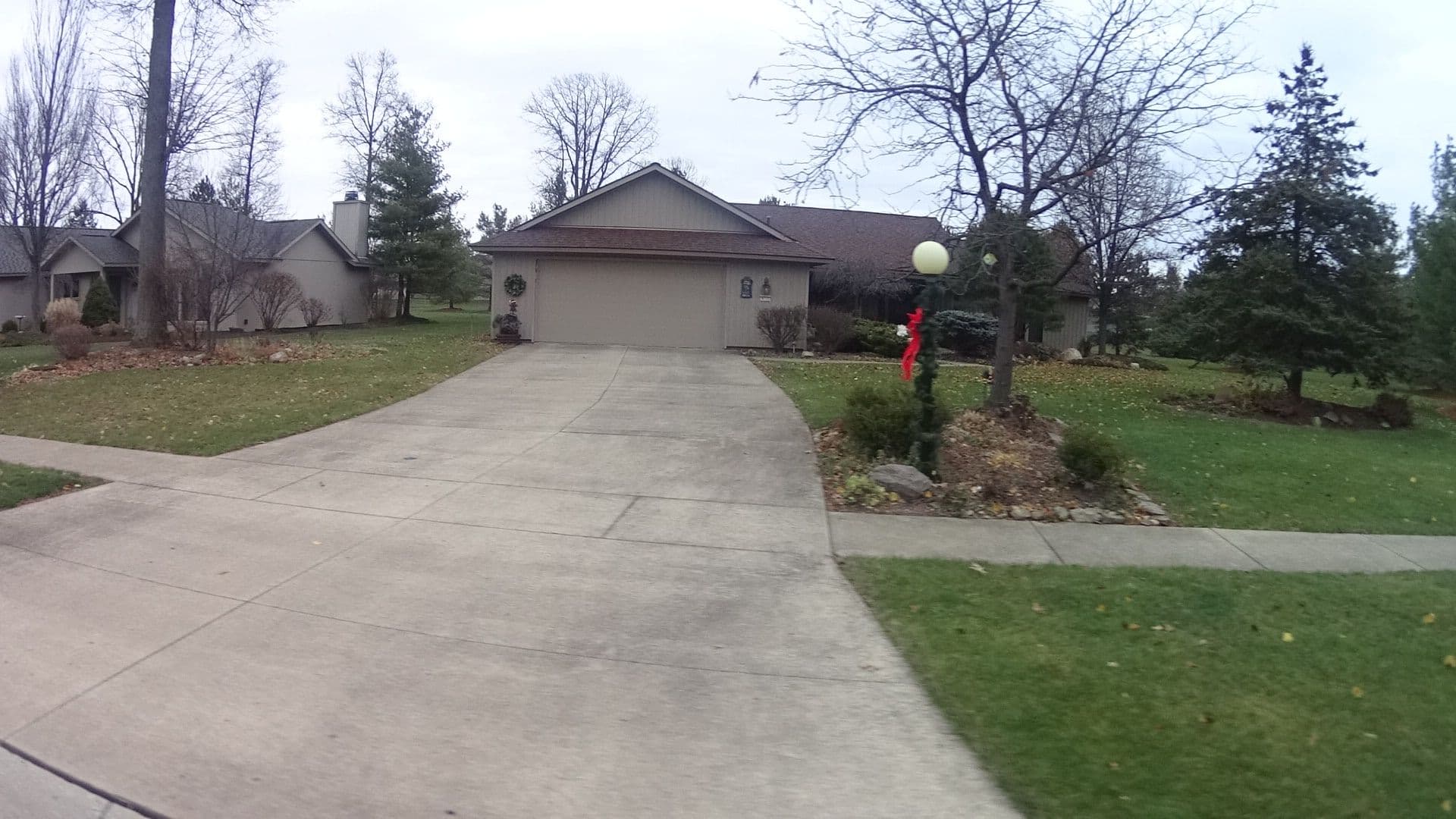 Street view near Hot Babes In Suits Swimming, North Ridgeville — © loraincoauditor (CC BY-SA · Mapillary)