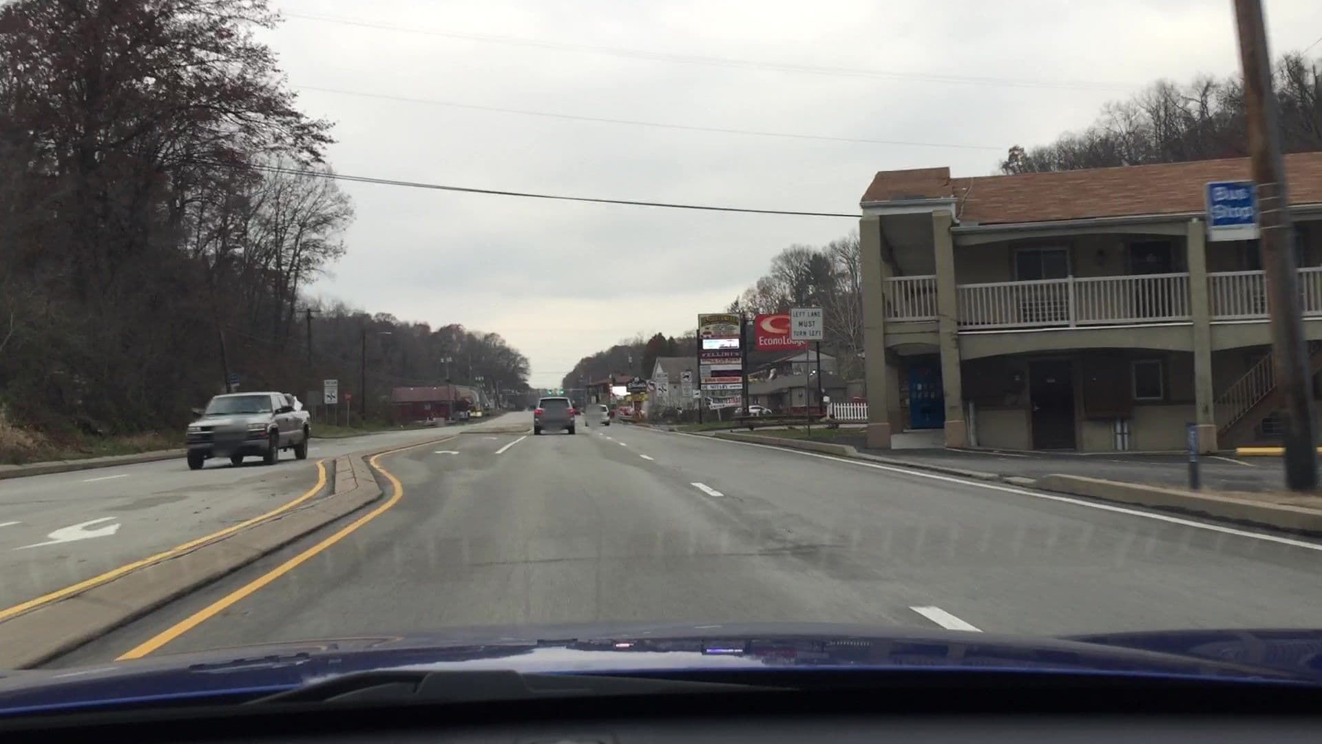 Street view near Econo Lodge Clairton, Jefferson Hills — © lvl5 (CC BY-SA · Mapillary)