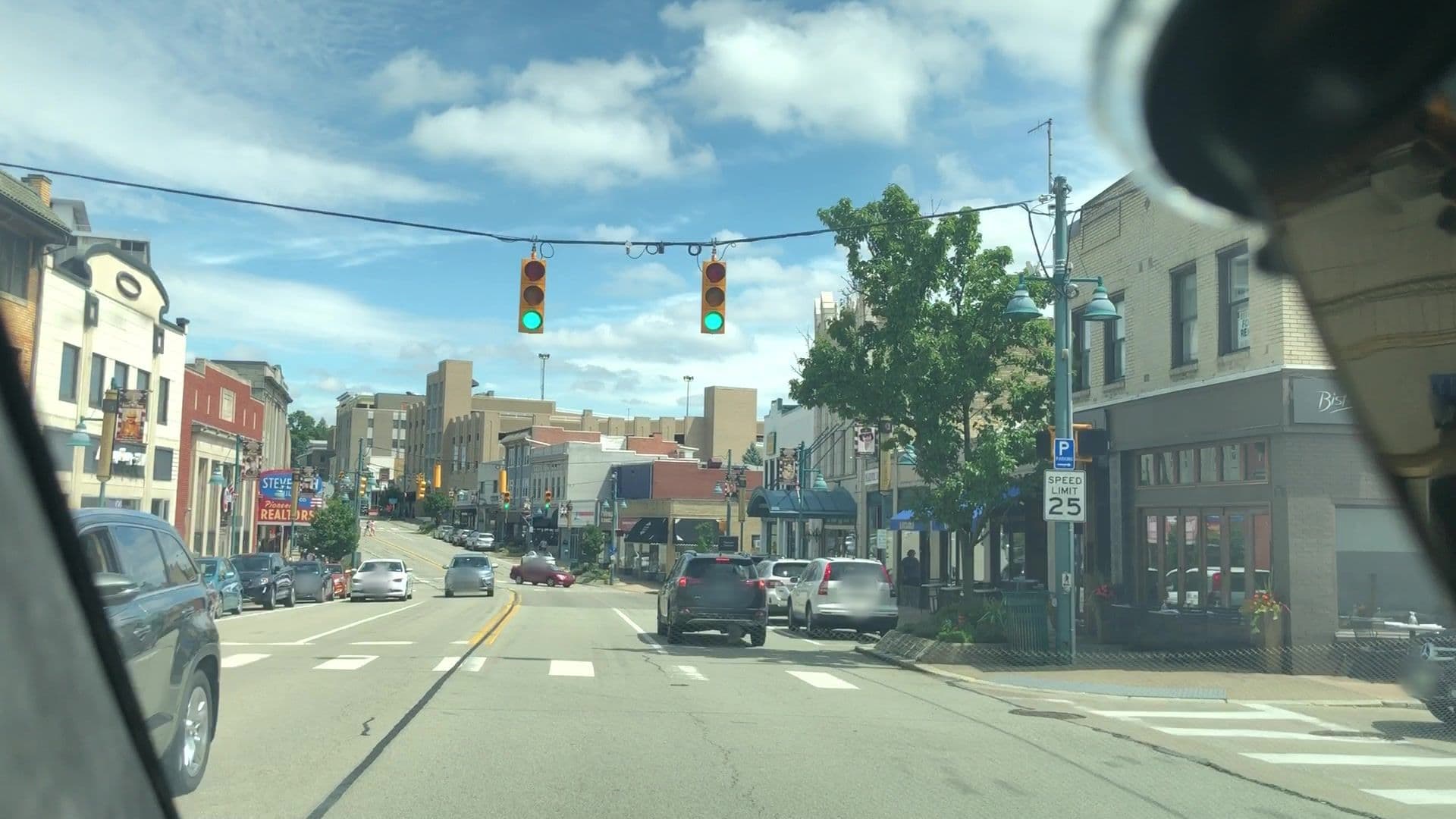 Street view near Pleas Leave I Need To Go To Work!!!, Dormont — © lvl5 (CC BY-SA · Mapillary)