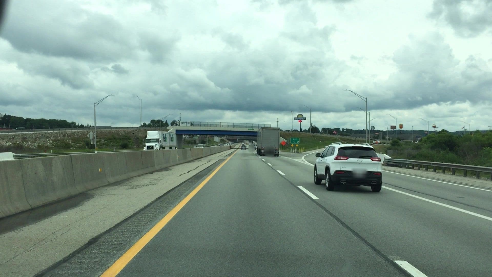 Street view near Friday Of 13-th, Friedens — © lvl5 (CC BY-SA · Mapillary)