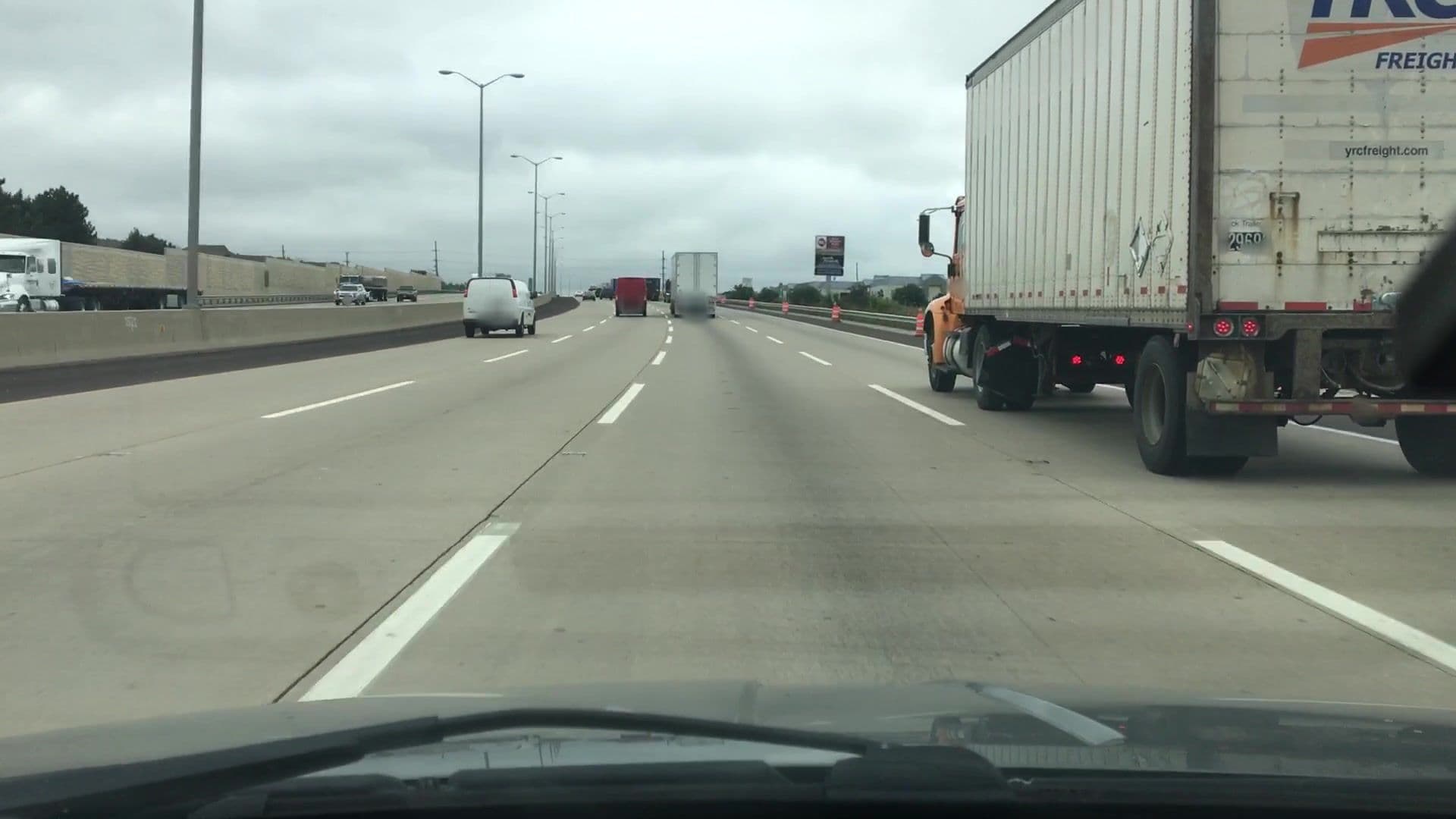 Street view near Clarion Hotel, Northbrook — © lvl5 (CC BY-SA · Mapillary)