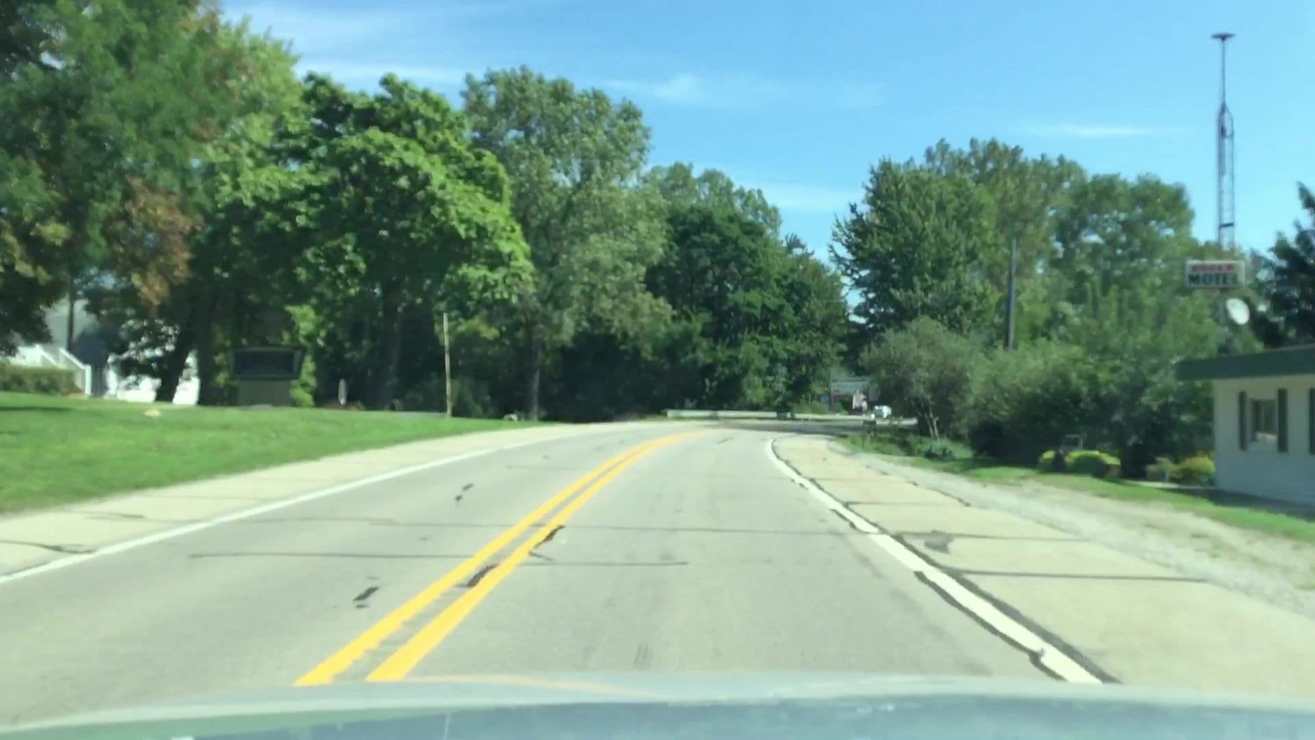 Street view near Bauer Motel, Tecumseh — © lvl5 (CC BY-SA · Mapillary)