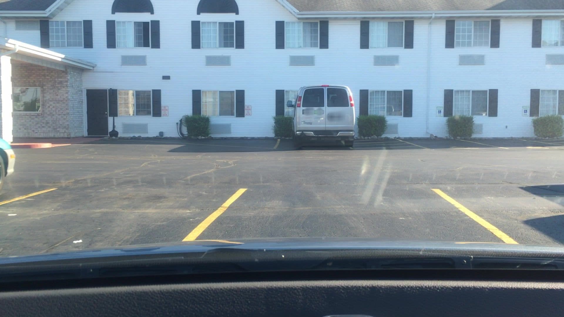 Street view near Settle Inn Airport, Ashwaubenon — © lvl5 (CC BY-SA · Mapillary)