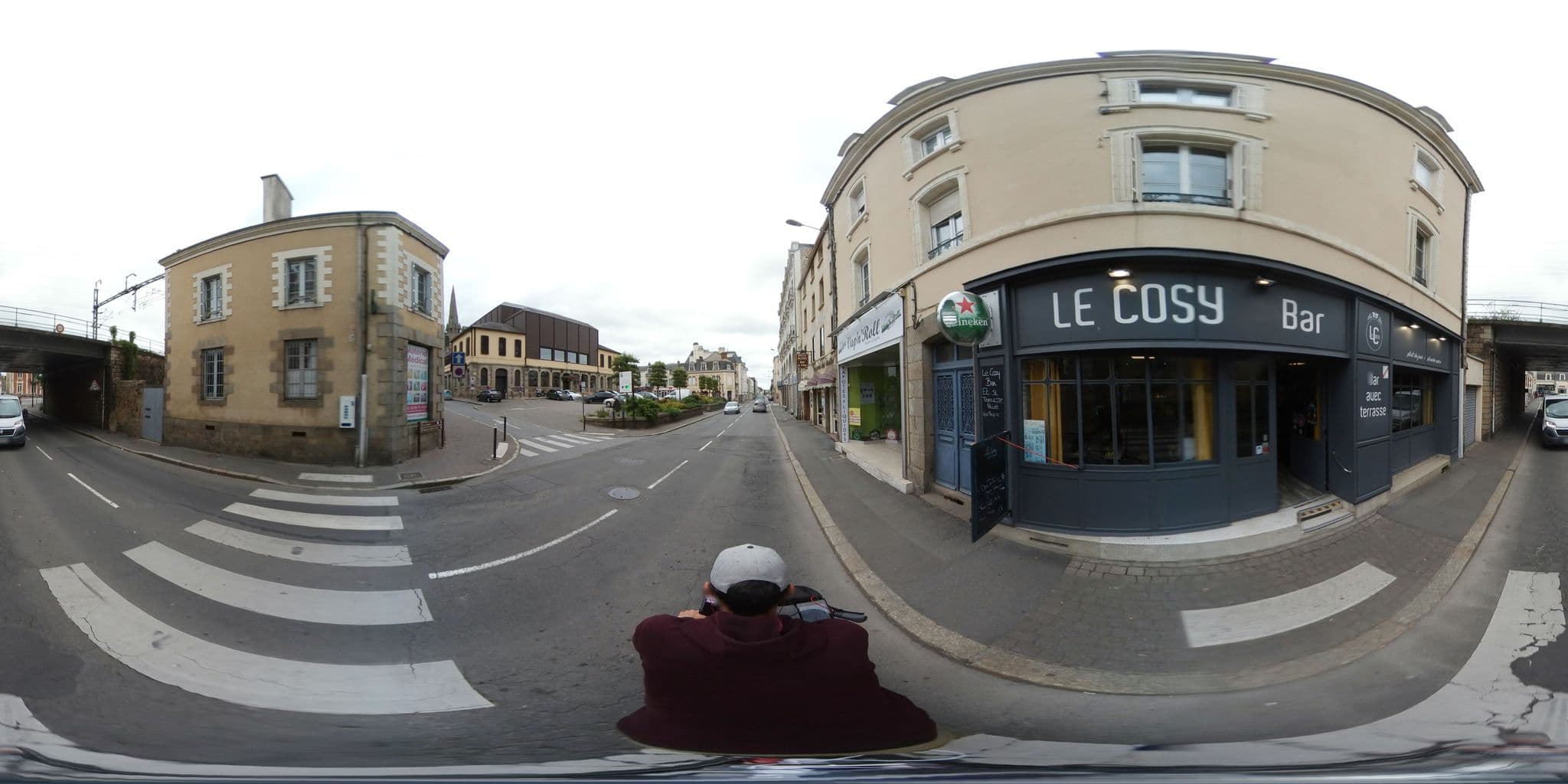 Street view near Hôtel Sedrez, Redon — © ev1velodyssee (CC BY-SA · Mapillary)
