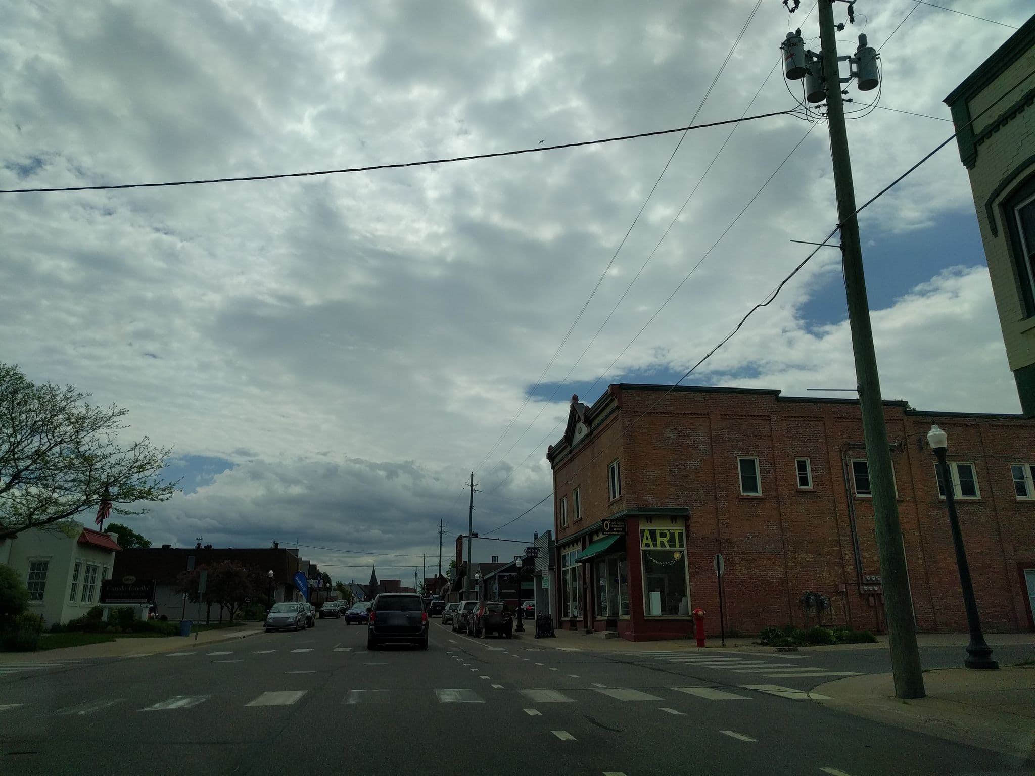 Street view near Marquette Midtown Manor, Marquette — © gappleto97 (CC BY-SA · Mapillary)