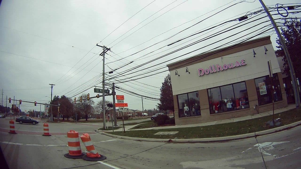 Street view near Westin Southfield Business Center, Southfield — © kevinmassey (CC BY-SA · Mapillary)
