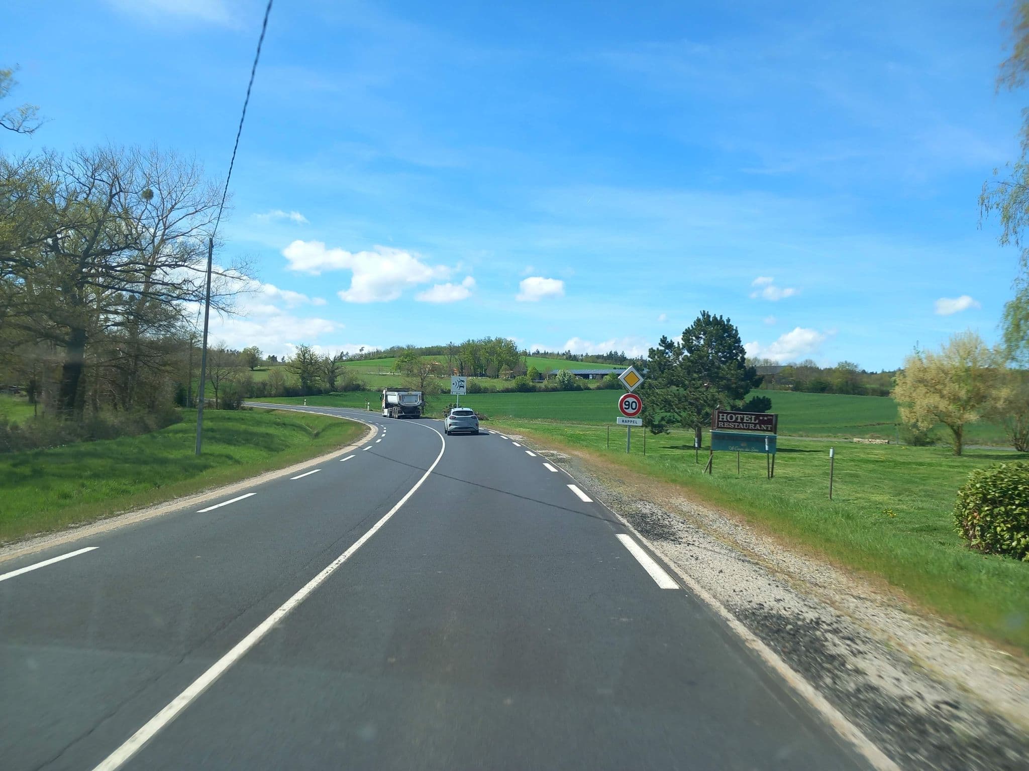 Street view near Hôtel Le Baudière, Brioude — © chrisch43 (CC BY-SA · Mapillary)