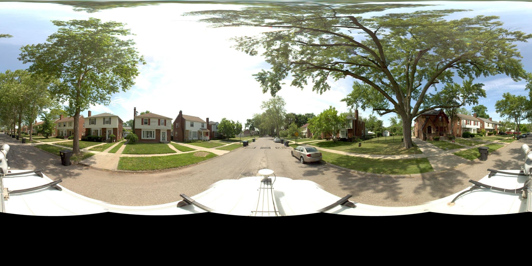 Street view near New Center Inn, Southfield — © codgis (CC BY-SA · Mapillary)