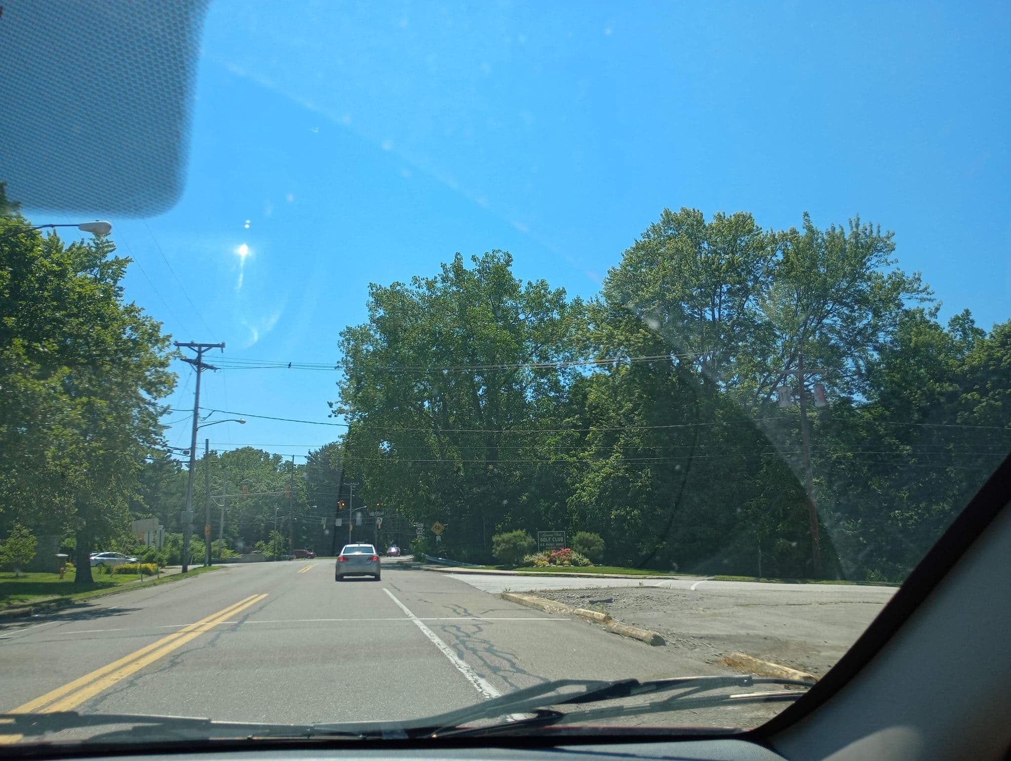 Street view near Light House Inn & Restaurant, Lawrence Park — © longhorn256 (CC BY-SA · Mapillary)