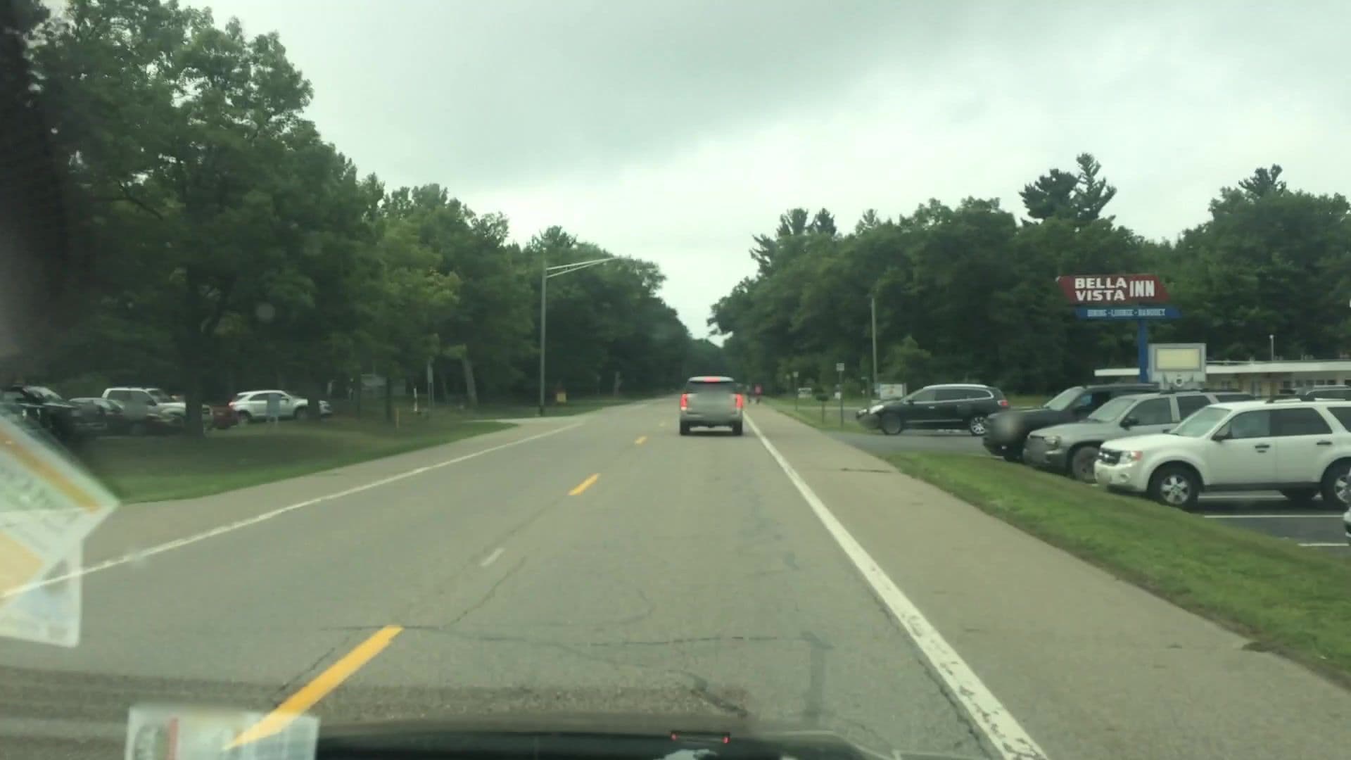 Street view near Bella Vista Inn & Sunset Bay Resort, Pigeon — © lvl5 (CC BY-SA · Mapillary)