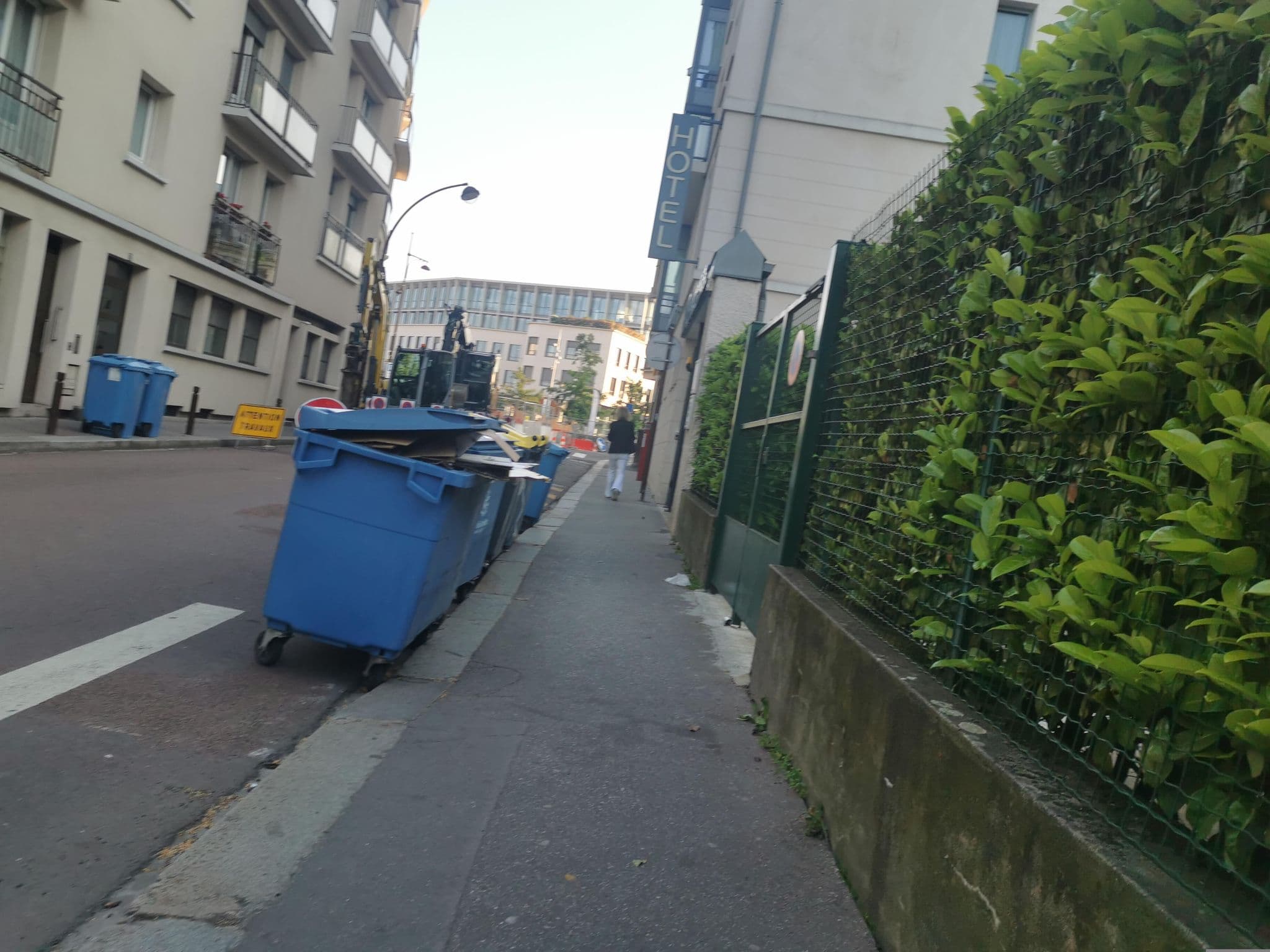 Street view near Hôtel Versailles Chantiers, Versailles — © tartine78 (CC BY-SA · Mapillary)