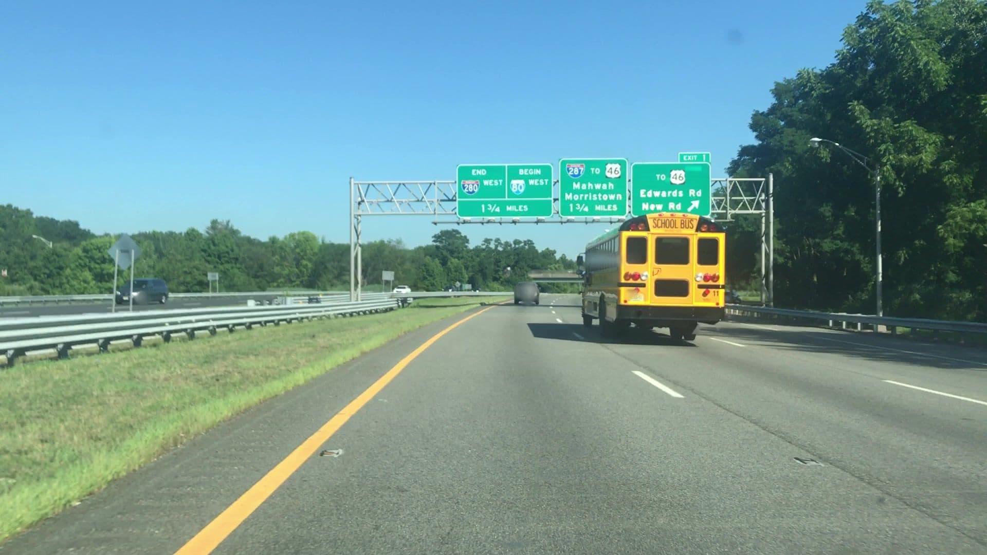Street view near Calabash Mountain Villa, East Hanover — © lvl5 (CC BY-SA · Mapillary)