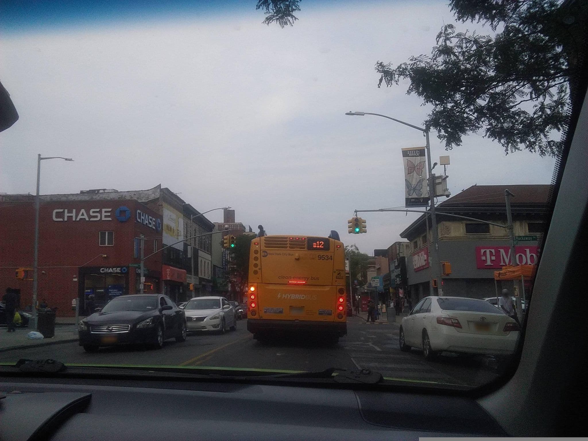 Street view near Quality Inn, Cypress Hills — © schok (CC BY-SA · Mapillary)