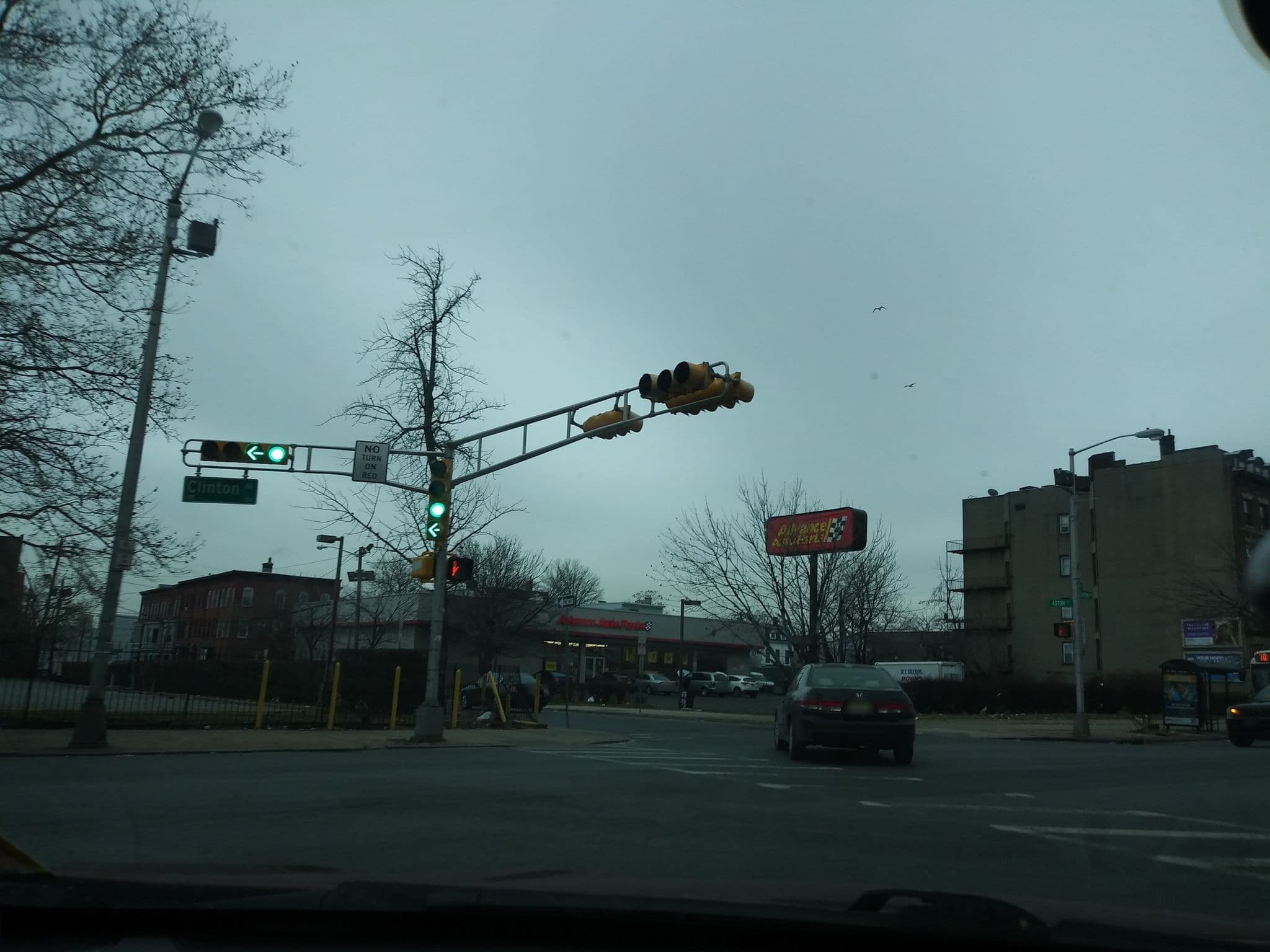 Street view near Divine Hotel Riviera, Newark — © ccollins321 (CC BY-SA · Mapillary)
