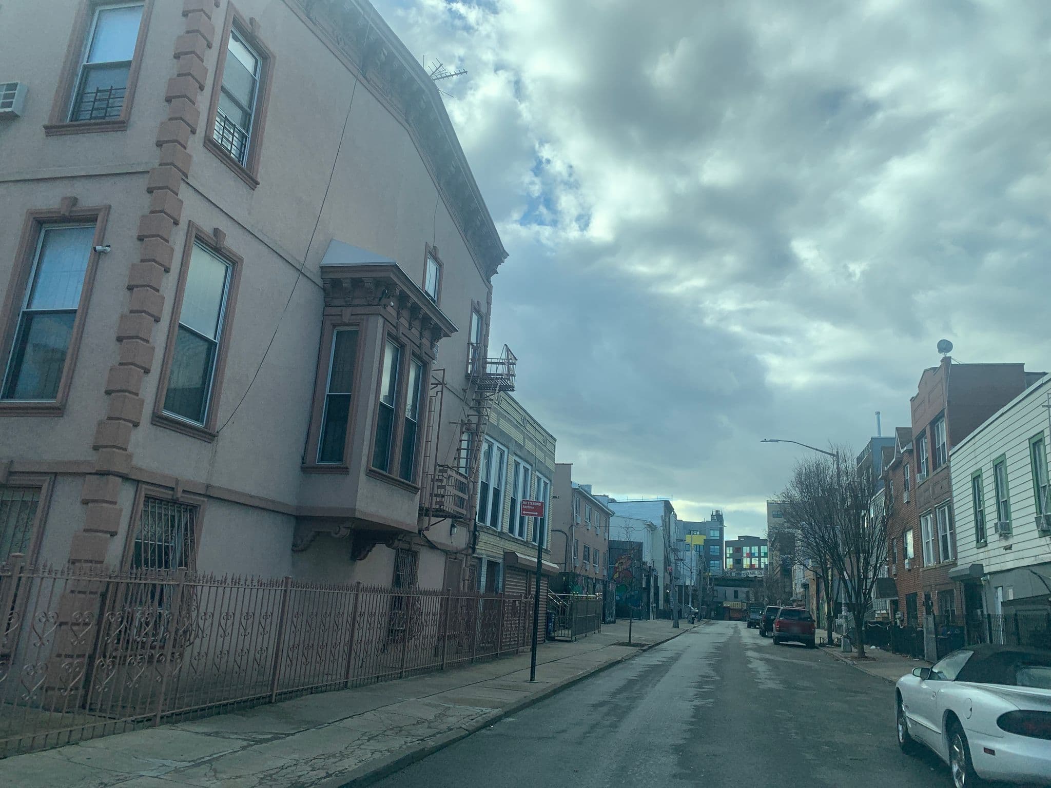 Street view near Portal Royal, Bushwick — © mballew109 (CC BY-SA · Mapillary)
