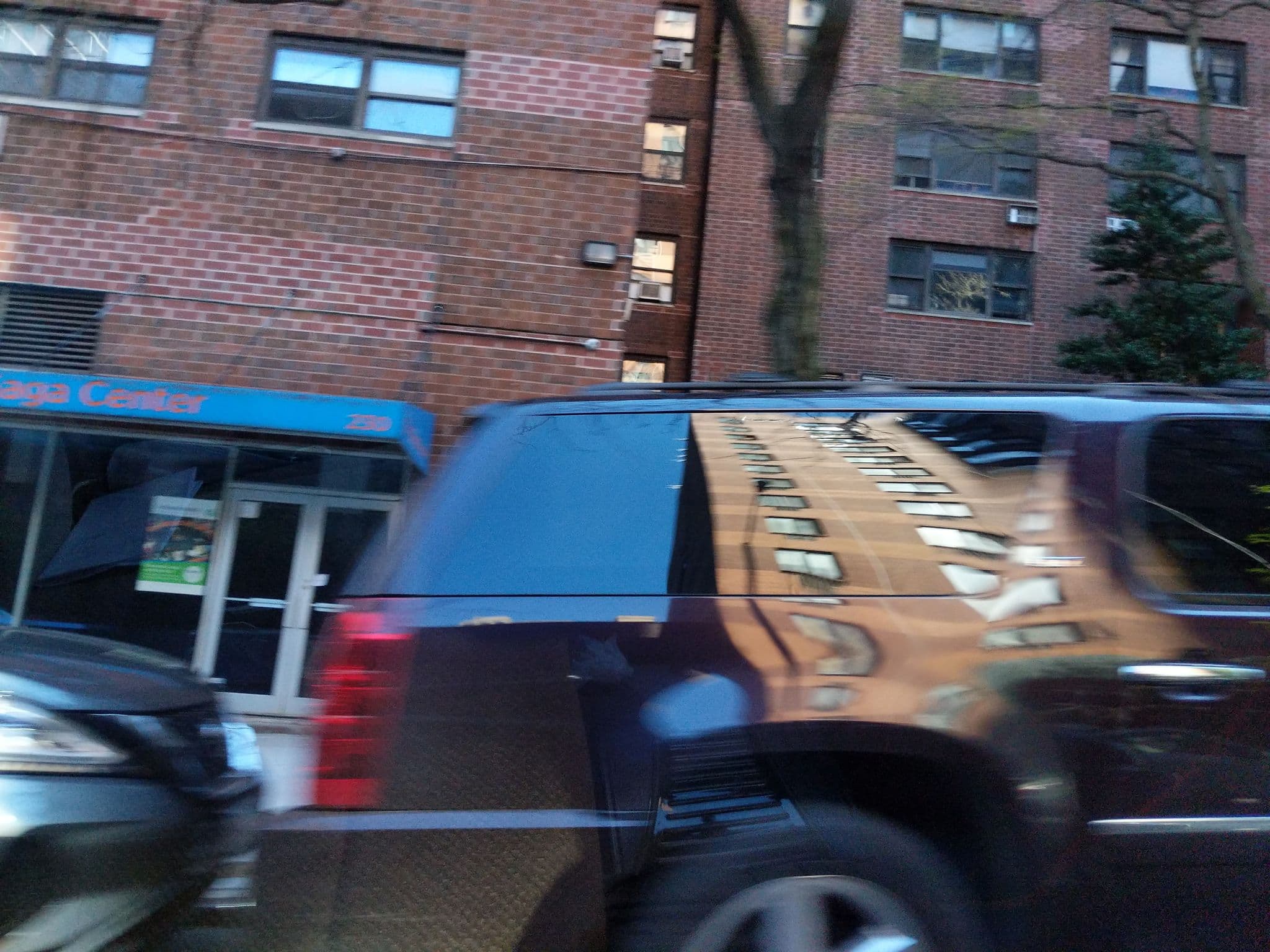 Street view near Feeling Like A Cuddlebug, East Harlem — © farlab2 (CC BY-SA · Mapillary)