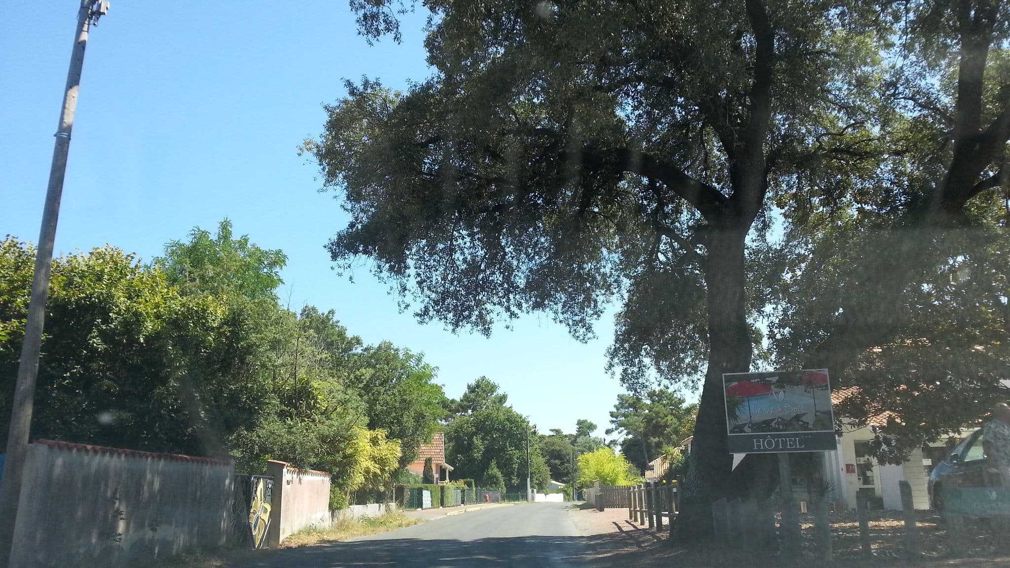 Street view near Le vert bois, Dolus-d'Oléron — © kobold (CC BY-SA · Mapillary)