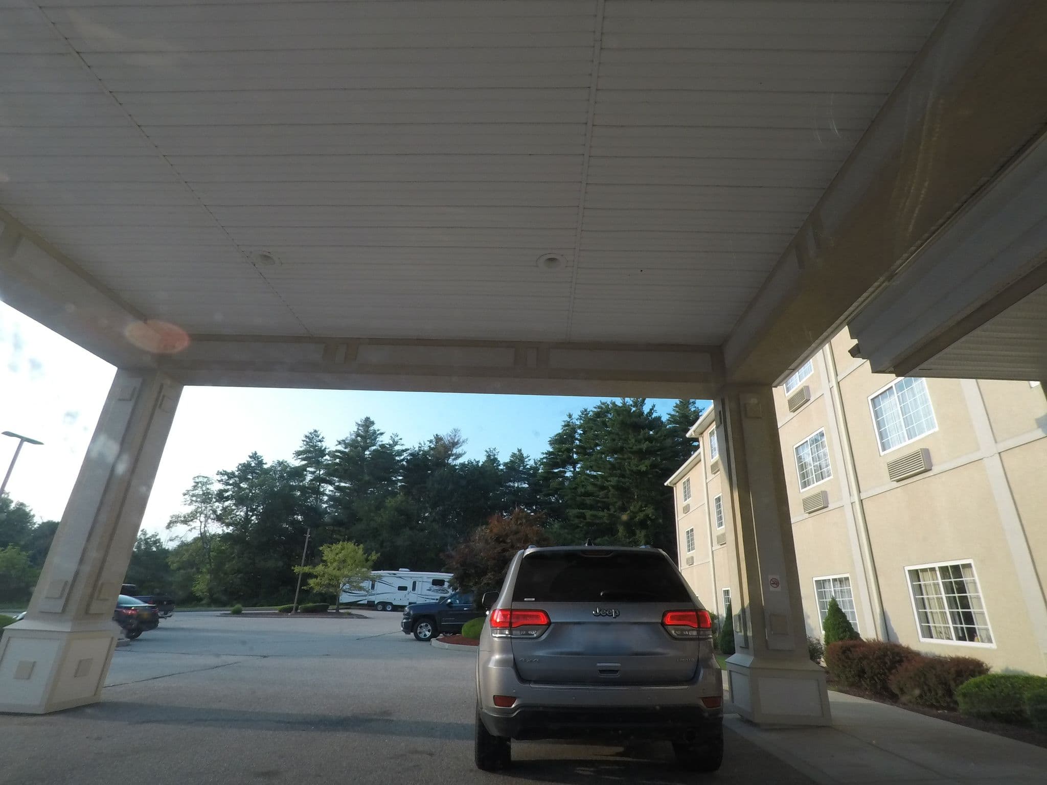 Street view near Comfort Inn & Suites, Killingly Center — © nfgusedautoparts (CC BY-SA · Mapillary)