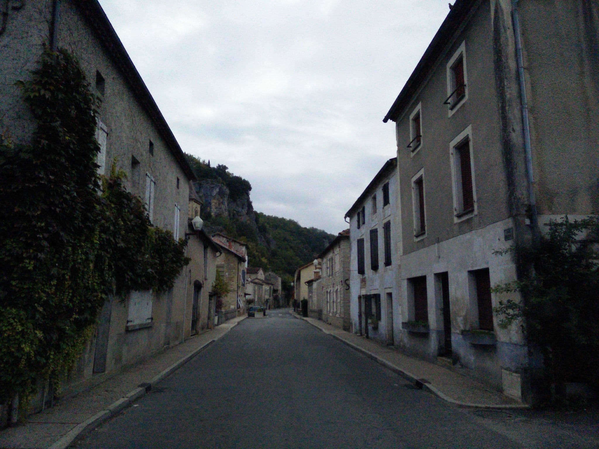Street view near Gite d'étape Le Monde allant Vers, Cahors — © volucris (CC BY-SA · Mapillary)