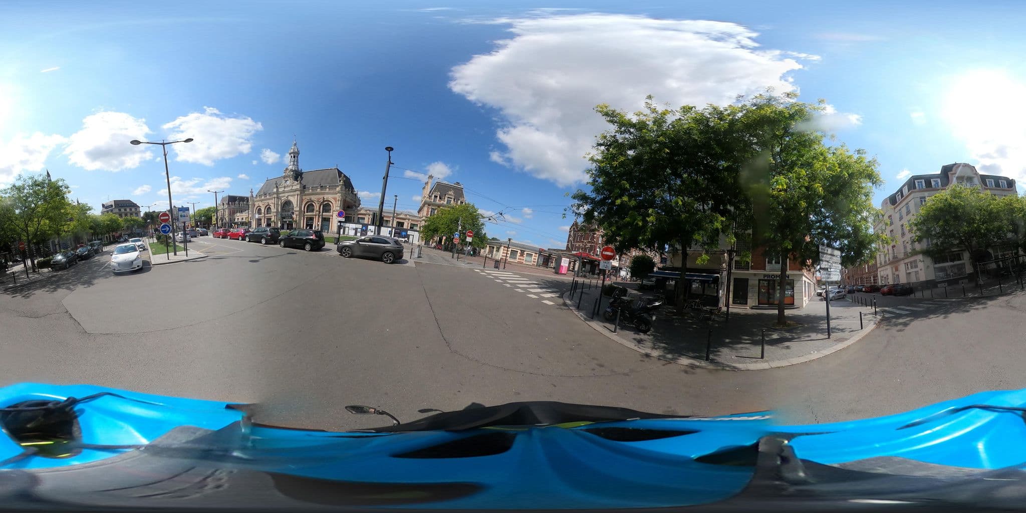 Street view near Le Bristol, Valenciennes — © padididejurbise (CC BY-SA · Mapillary)