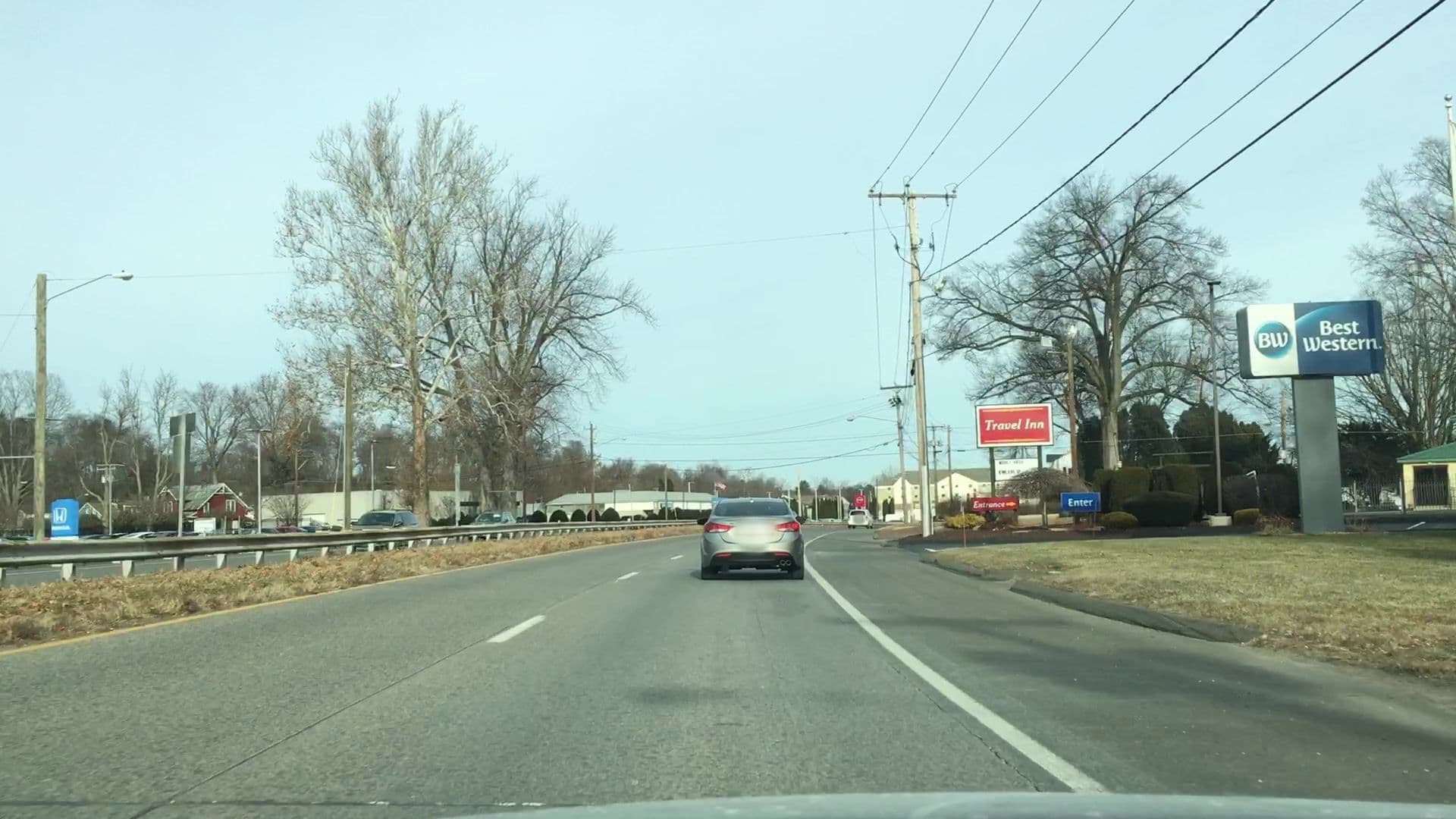 Street view near Days Inn, West Springfield — © lvl5 (CC BY-SA · Mapillary)
