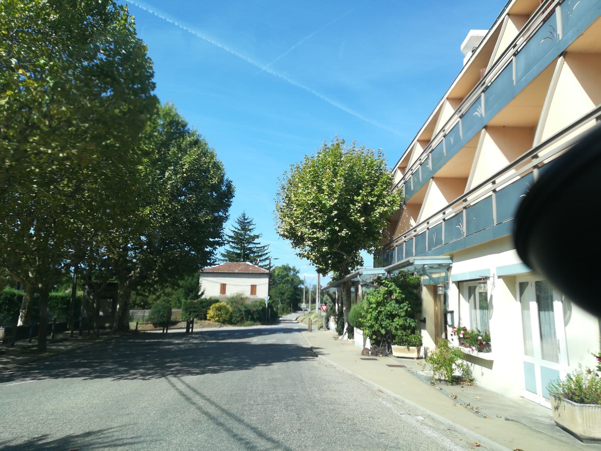 Street view near Gîte du Hameau des Balmes, Mours-Saint-Eusèbe — © bagage (CC BY-SA · Mapillary)