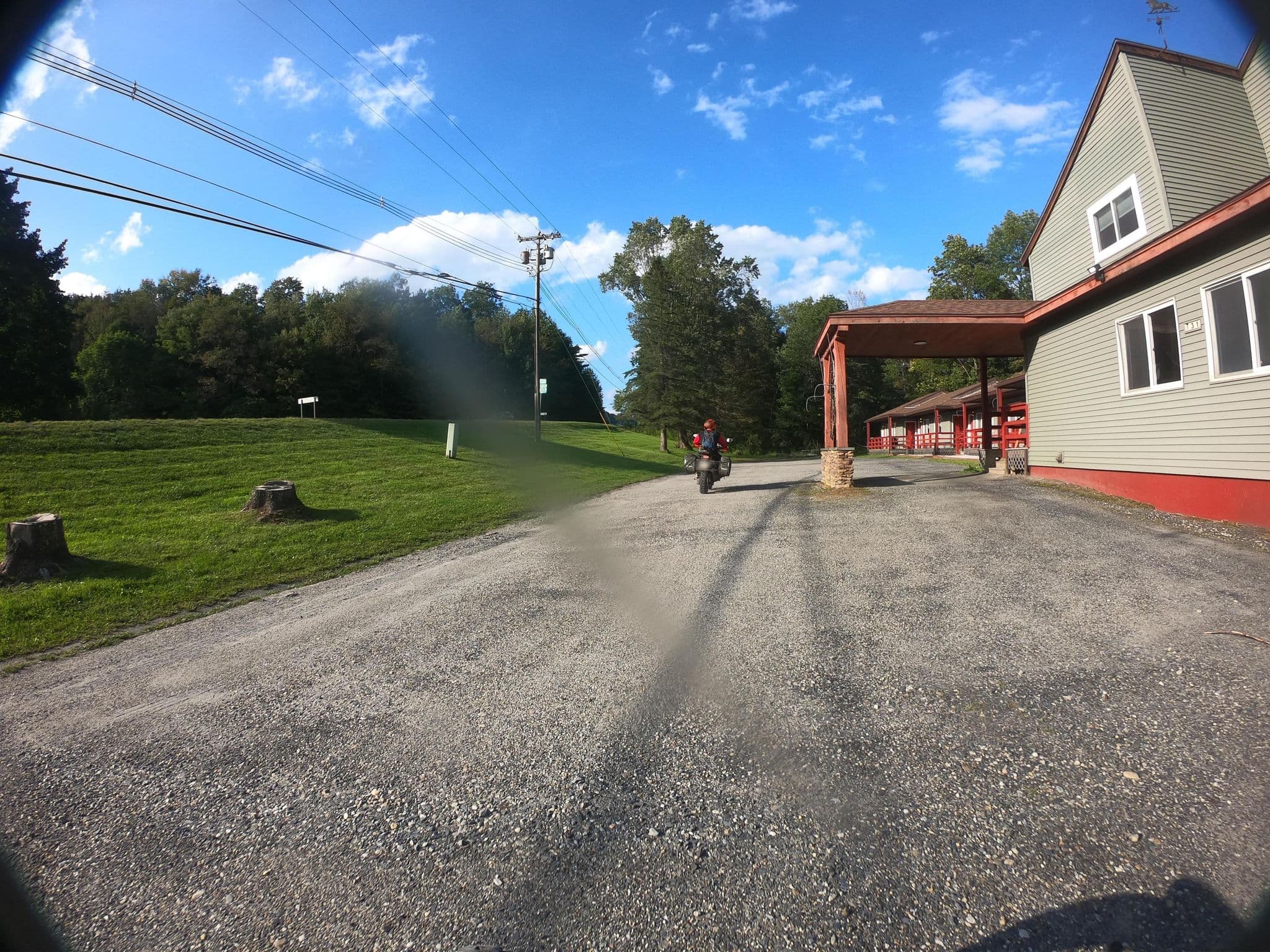 Street view near Golden Lion Riverside Inn, Moretown — © pfbreton (CC BY-SA · Mapillary)