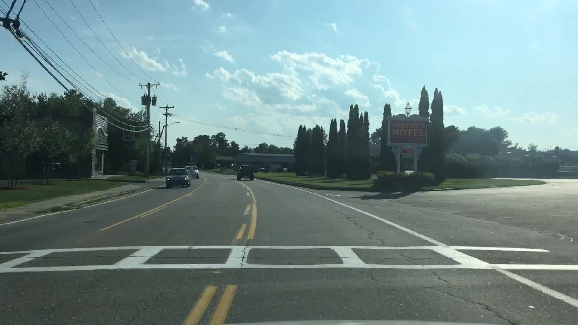 Street view near Barton's Lakeside Motel, Gilford — © lvl5 (CC BY-SA · Mapillary)