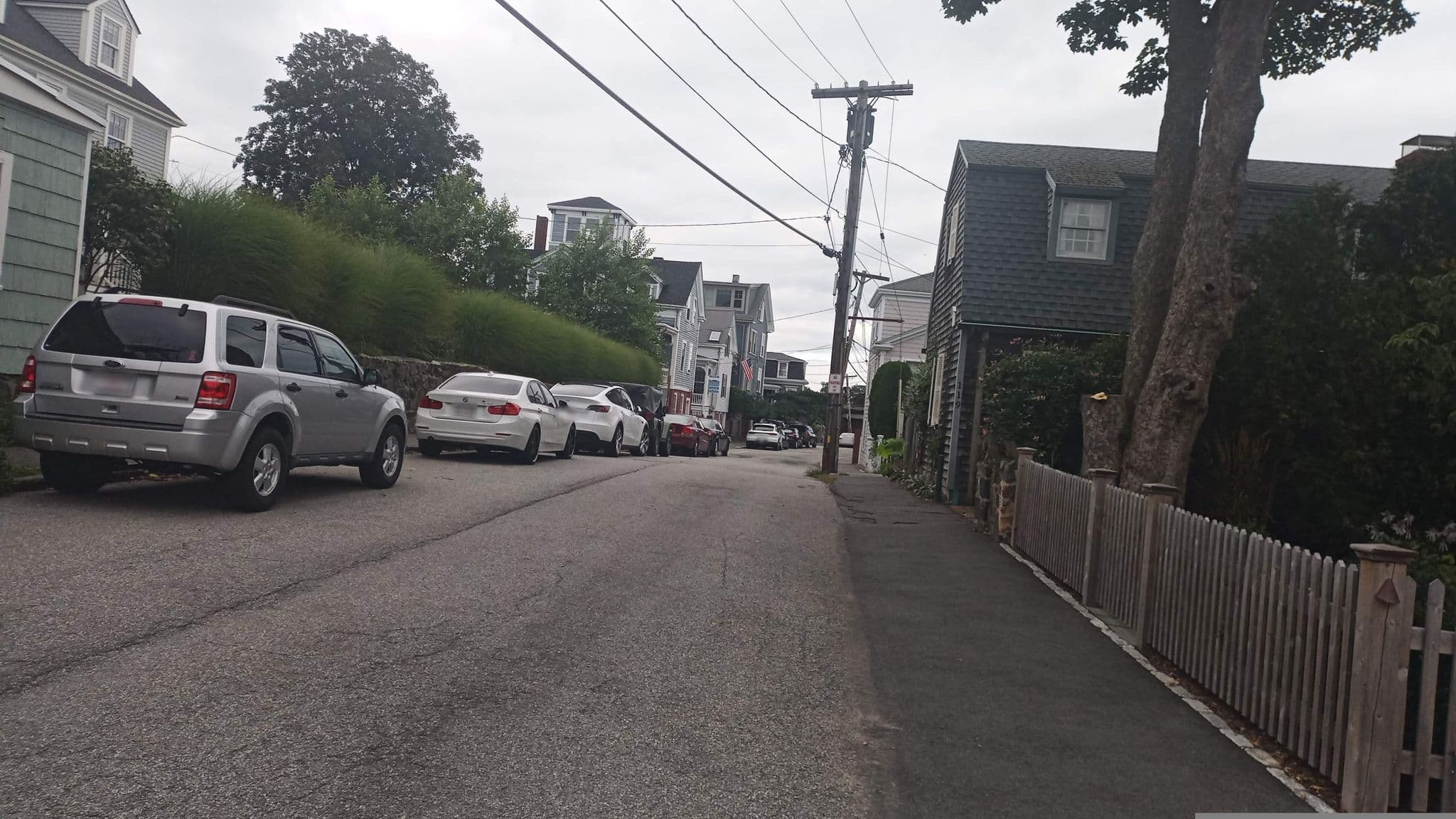 Street view near Notorious Annie's Waterfront Inn, Marblehead — © BobEisenman (CC BY-SA · Mapillary)