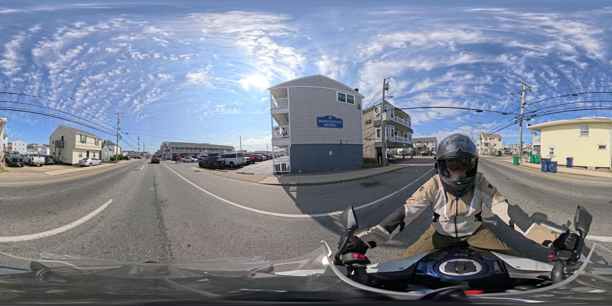 Street view near Beverlys Motel, Hampton Beach — © Commonwealth360 (CC BY-SA · Mapillary)