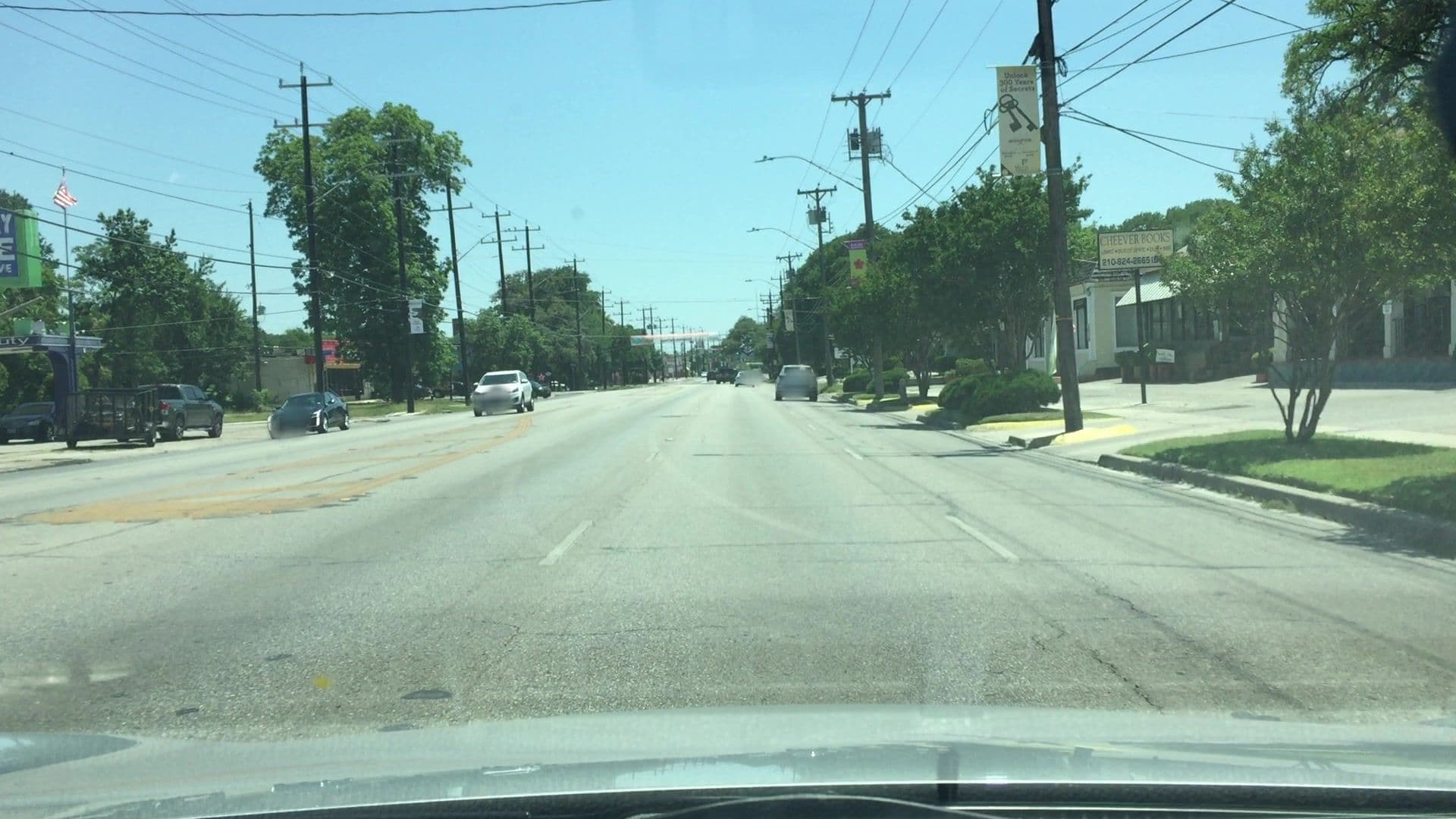 Street view near Abel's Motel, Terrell Hills — © lvl5 (CC BY-SA · Mapillary)