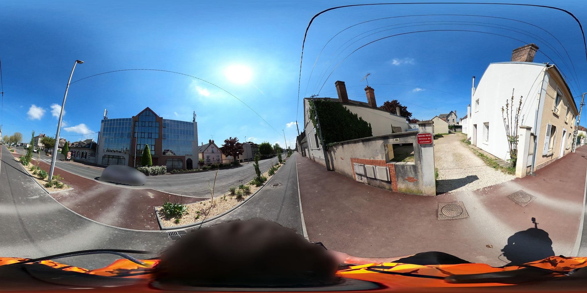 Street view near Hôtel de la Gare, Châlette-sur-Loing — © cartocite (CC BY-SA · Mapillary)