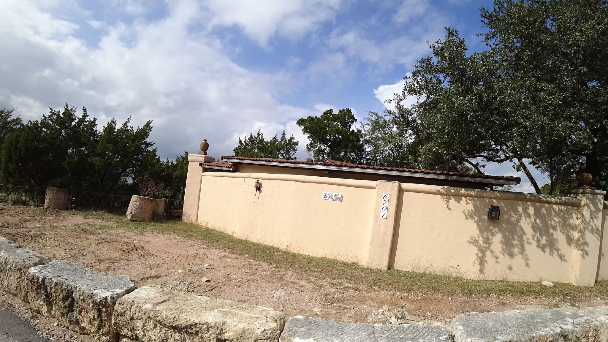 Street view near La Villa Vista, Hudson Bend — © mly_aus06 (CC BY-SA · Mapillary)