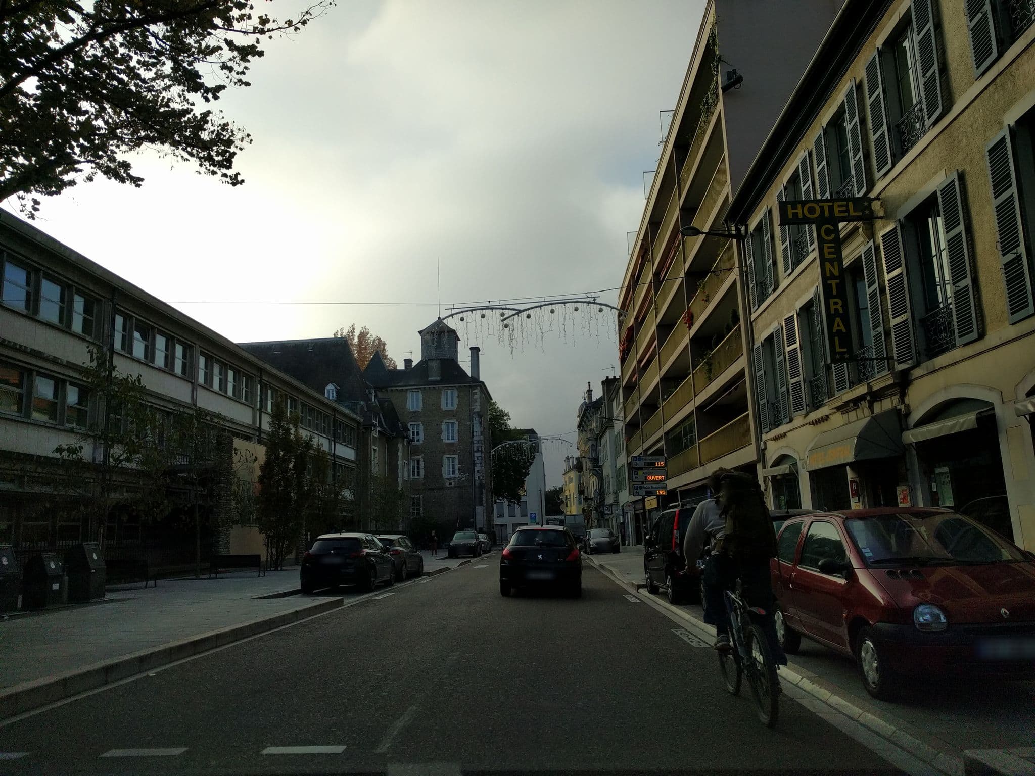 Street view near Hôtel central, Gelos — © mappy_sa (CC BY-SA · Mapillary)