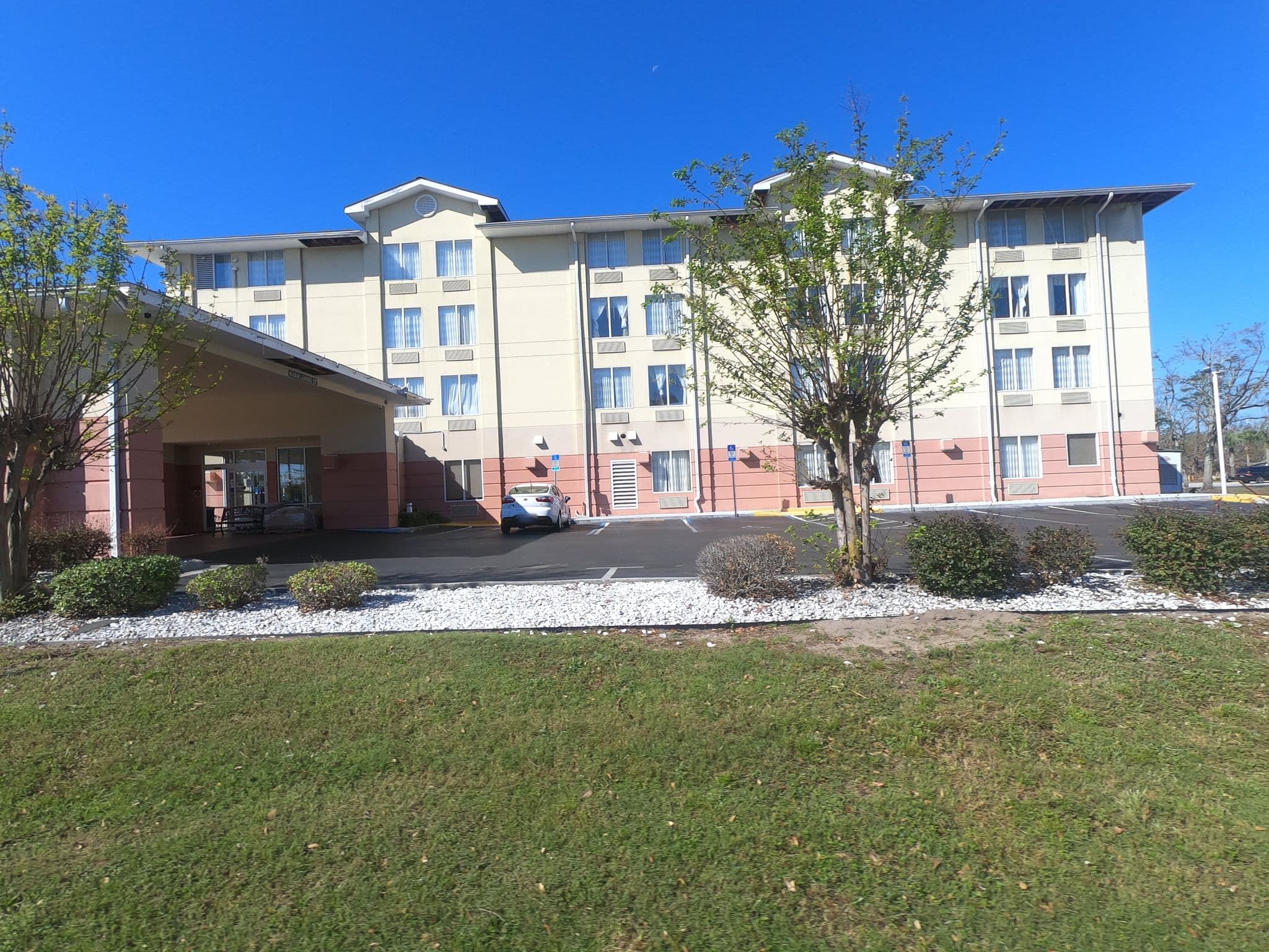 Street view near Quality Inn & Suites, Pretty Bayou — © rcimagery (CC BY-SA · Mapillary)