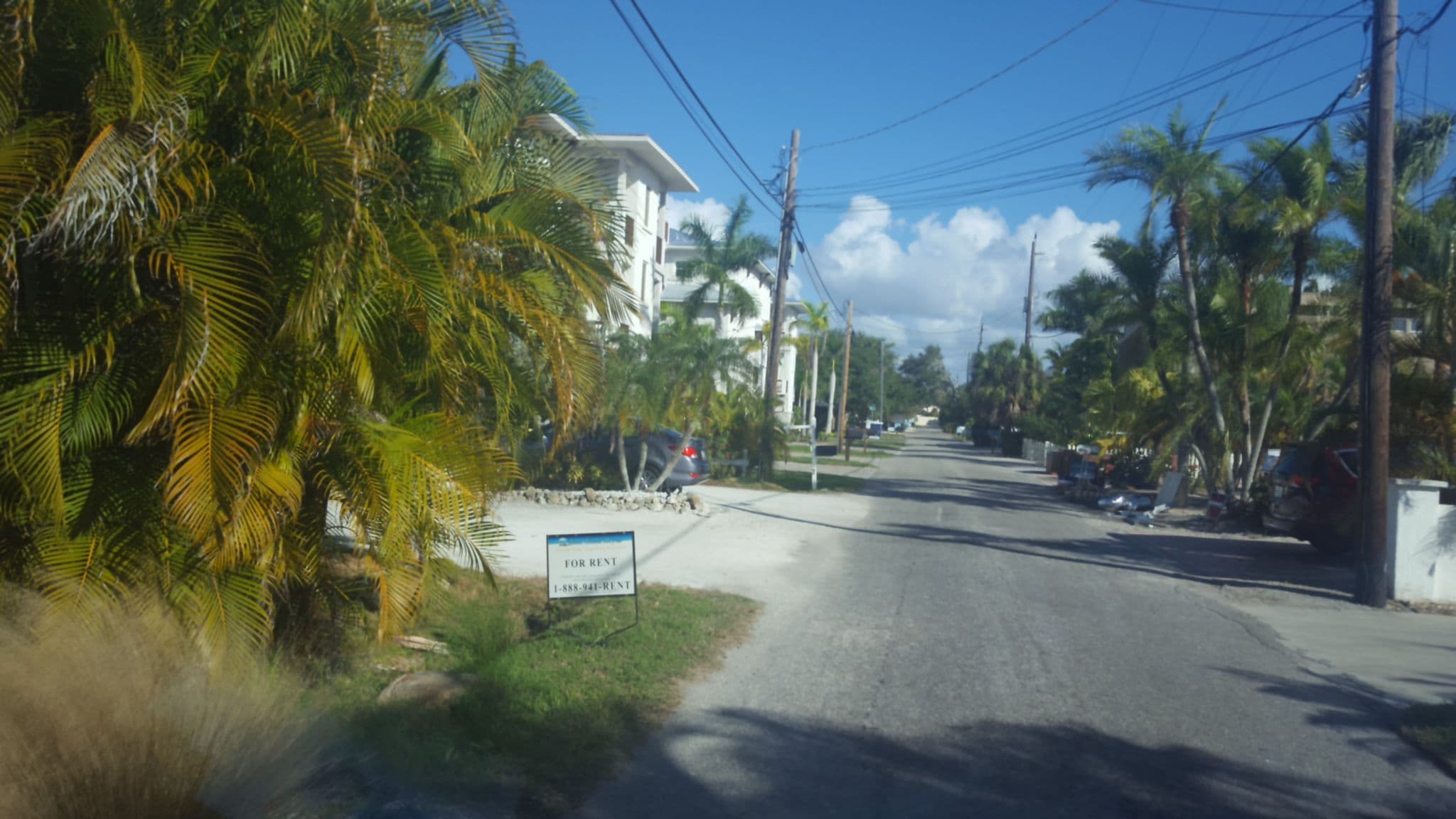 Street view near Holiday House, Gulf Gate Estates — © jbthemilker (CC BY-SA · Mapillary)