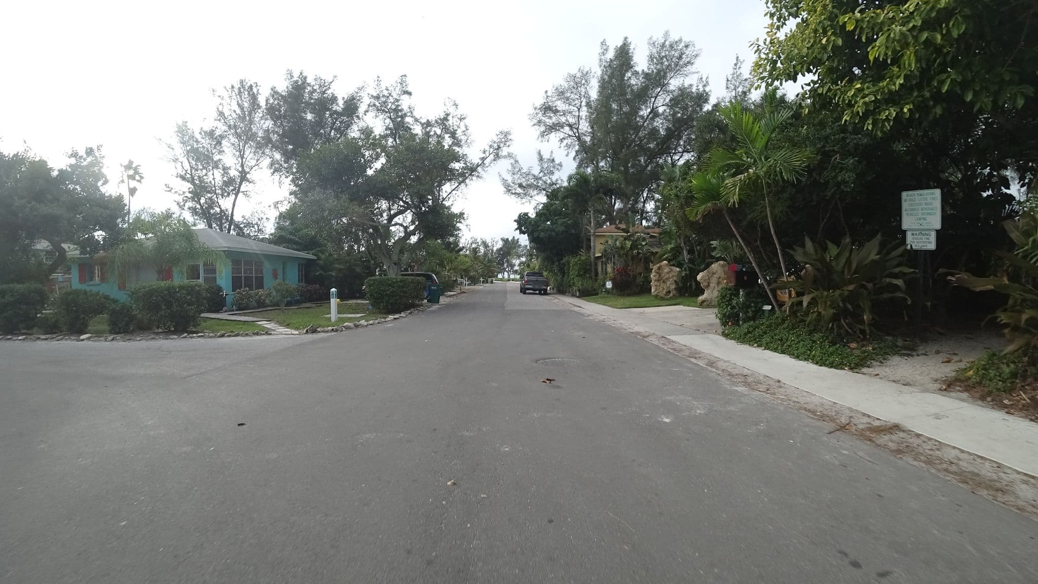 Street view near Angelinos, Holmes Beach — © jpace (CC BY-SA · Mapillary)