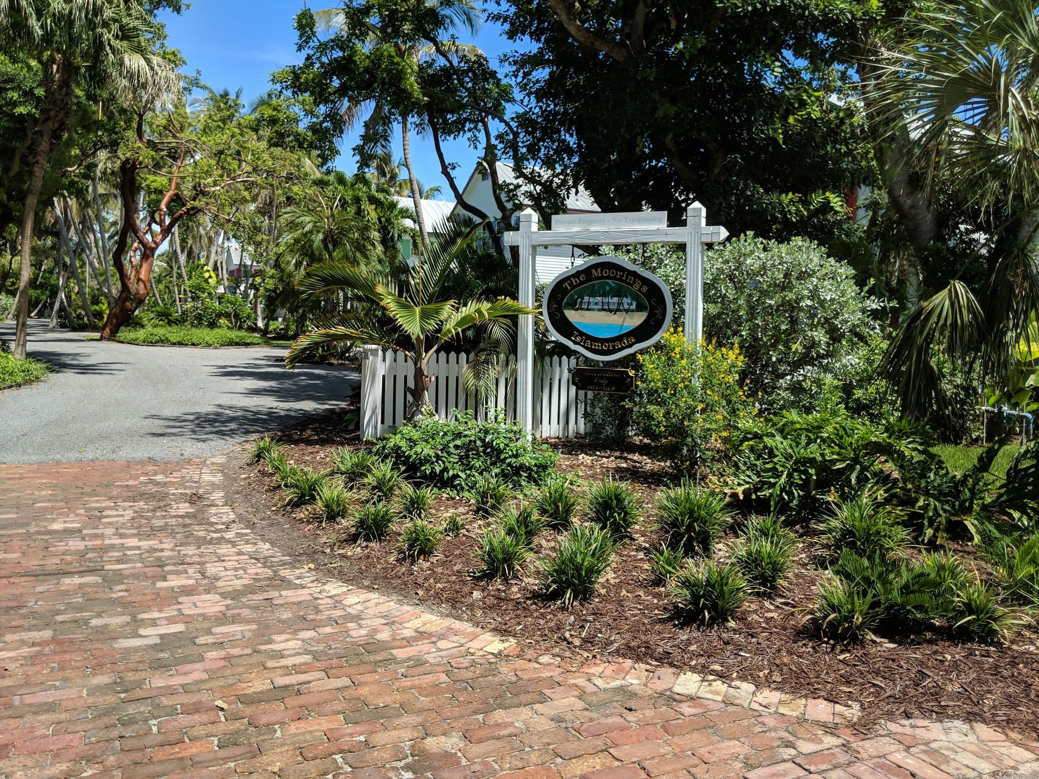 Street view near The Moorings Sifca House, Islamorada — © pipelinenow (CC BY-SA · Mapillary)