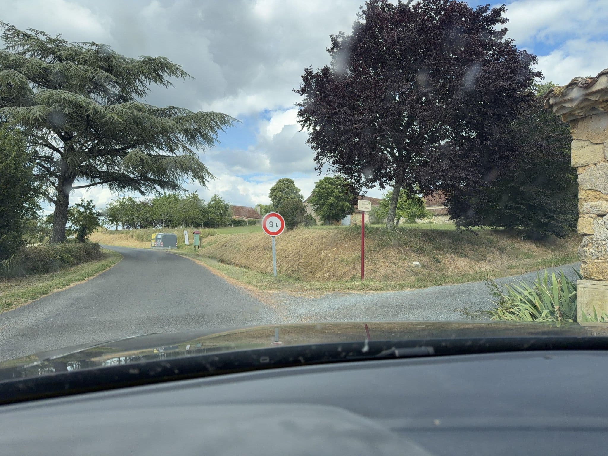 Street view near La Maison des Deux Cantous, Excideuil — © Stef237 (CC BY-SA · Mapillary)