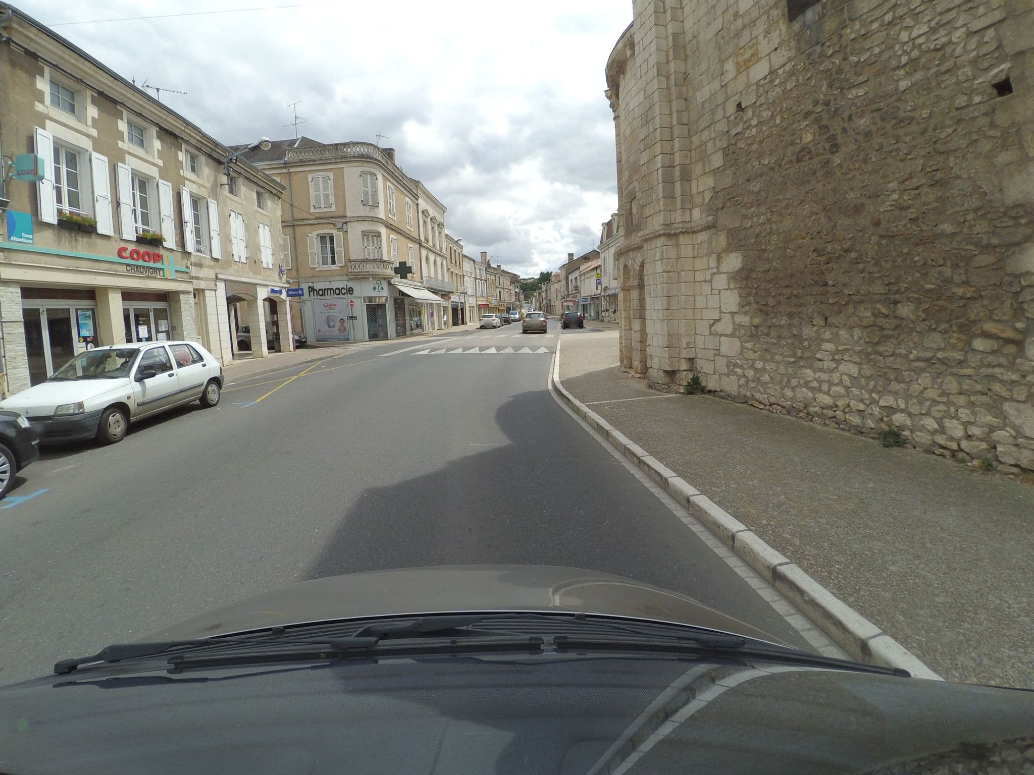 Street view near Le Lion d'Or, Chauvigny — © stephanep (CC BY-SA · Mapillary)