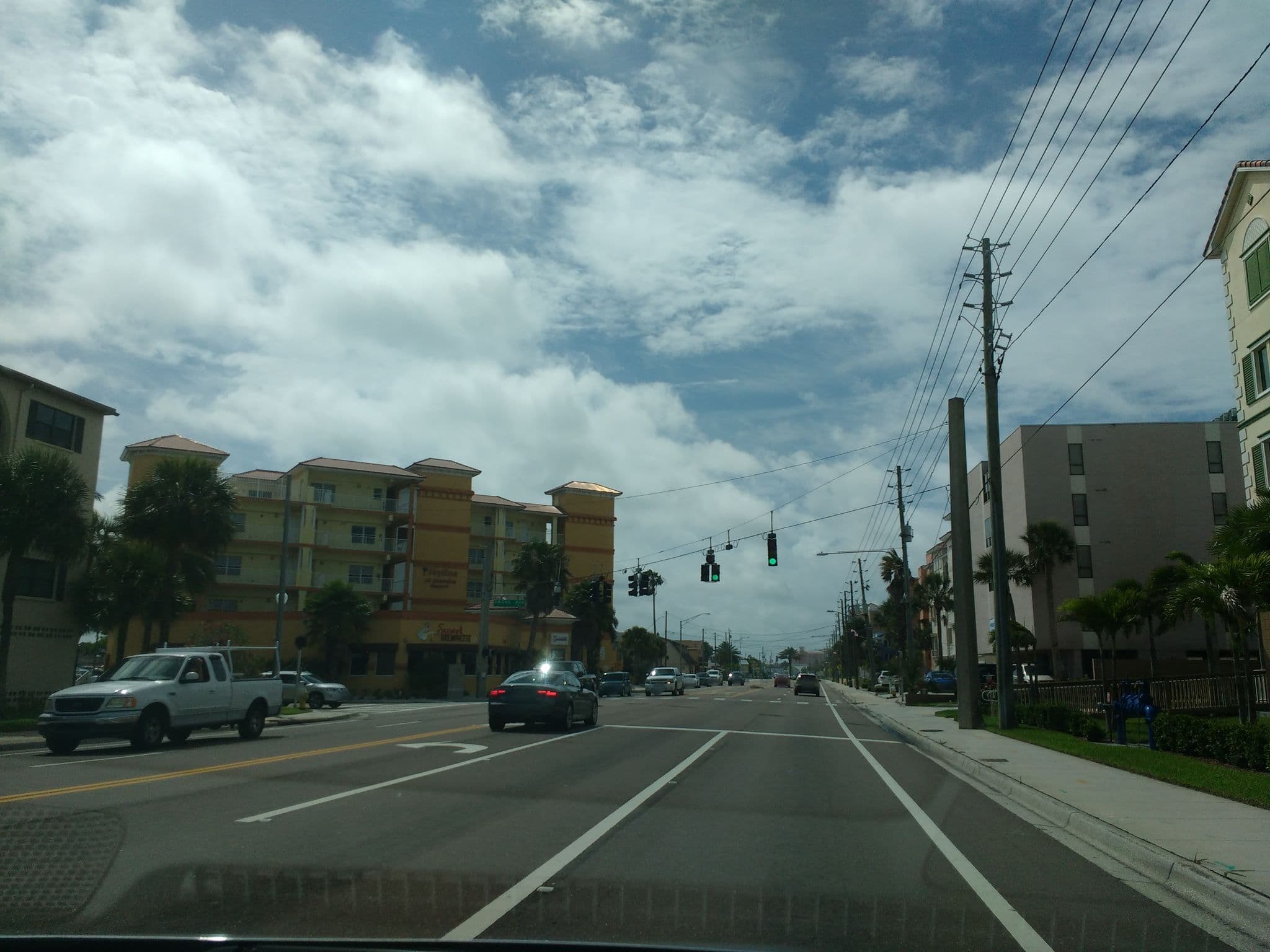 Street view near Surfs Inn Madeira Beach, Madeira Beach — © thetornado76 (CC BY-SA · Mapillary)