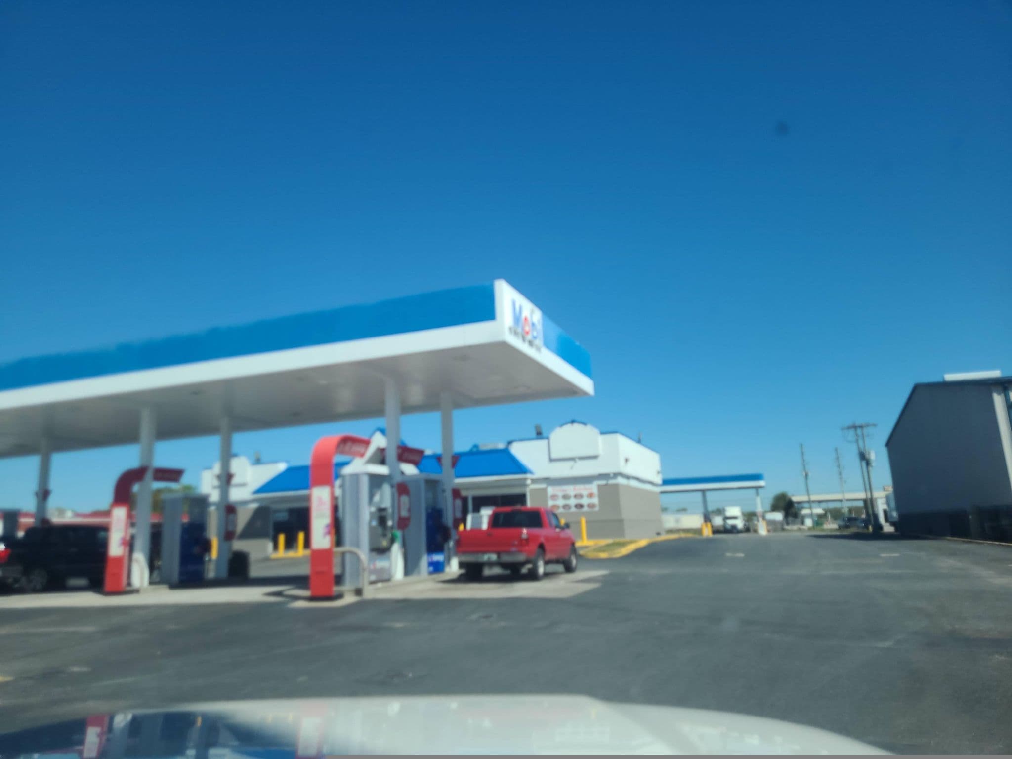 Street view near America's Inn & Suites, Lake Panasoffkee — © jacklehoullier (CC BY-SA · Mapillary)