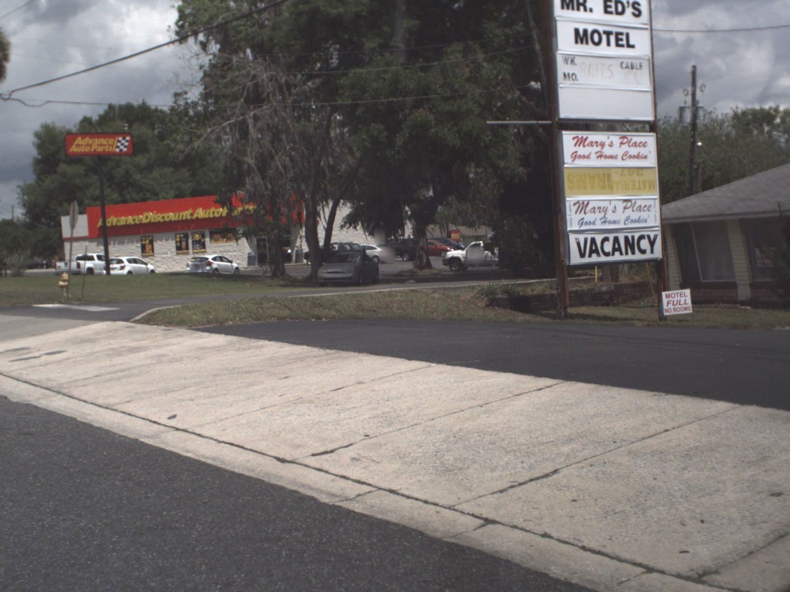 Street view near Mr. Ed's Motel, Belleview — © fdot_vl (CC BY-SA · Mapillary)