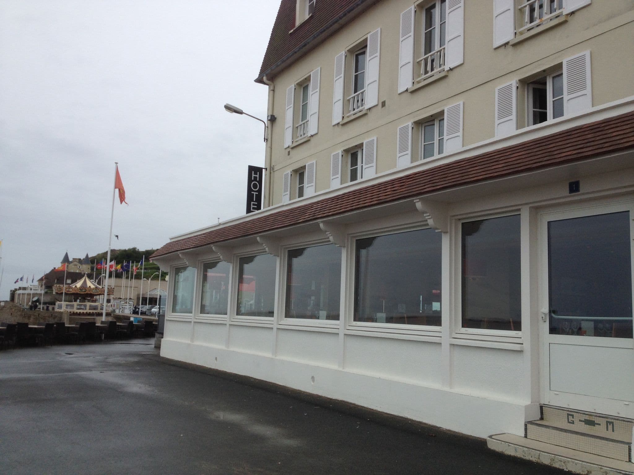 Street view near Hôtel de la Marine, Ver-sur-Mer — © jglacerda (CC BY-SA · Mapillary)