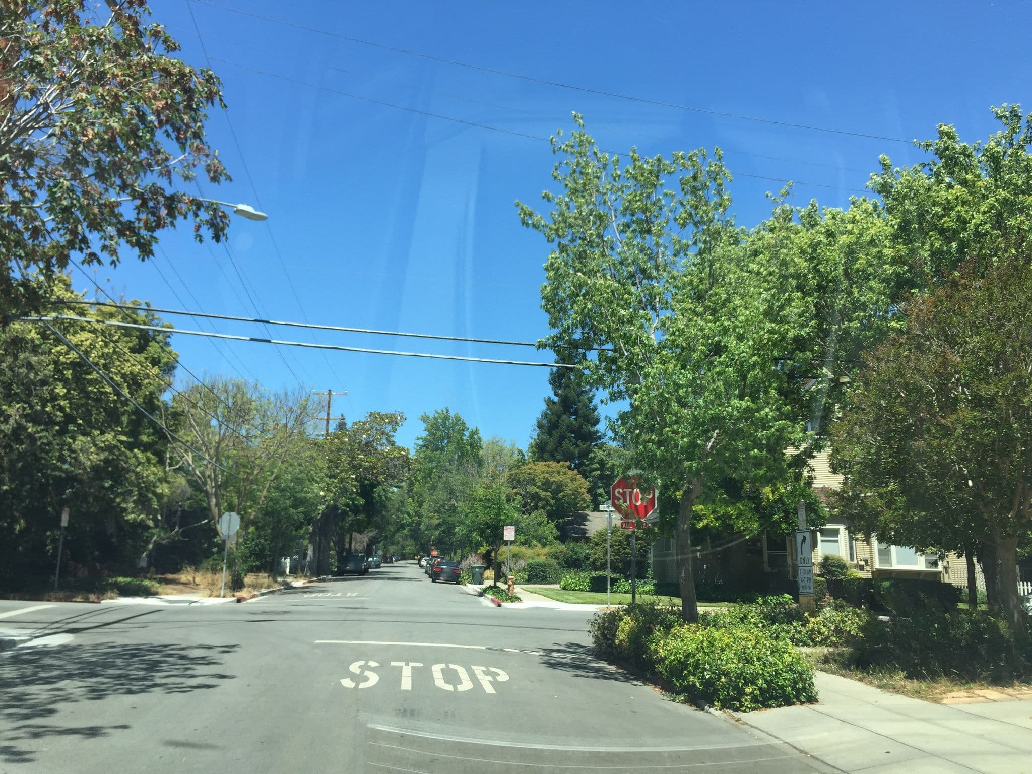 Street view near Palo Alto Modern Retreat, Palo Alto — © nisselson (CC BY-SA · Mapillary)