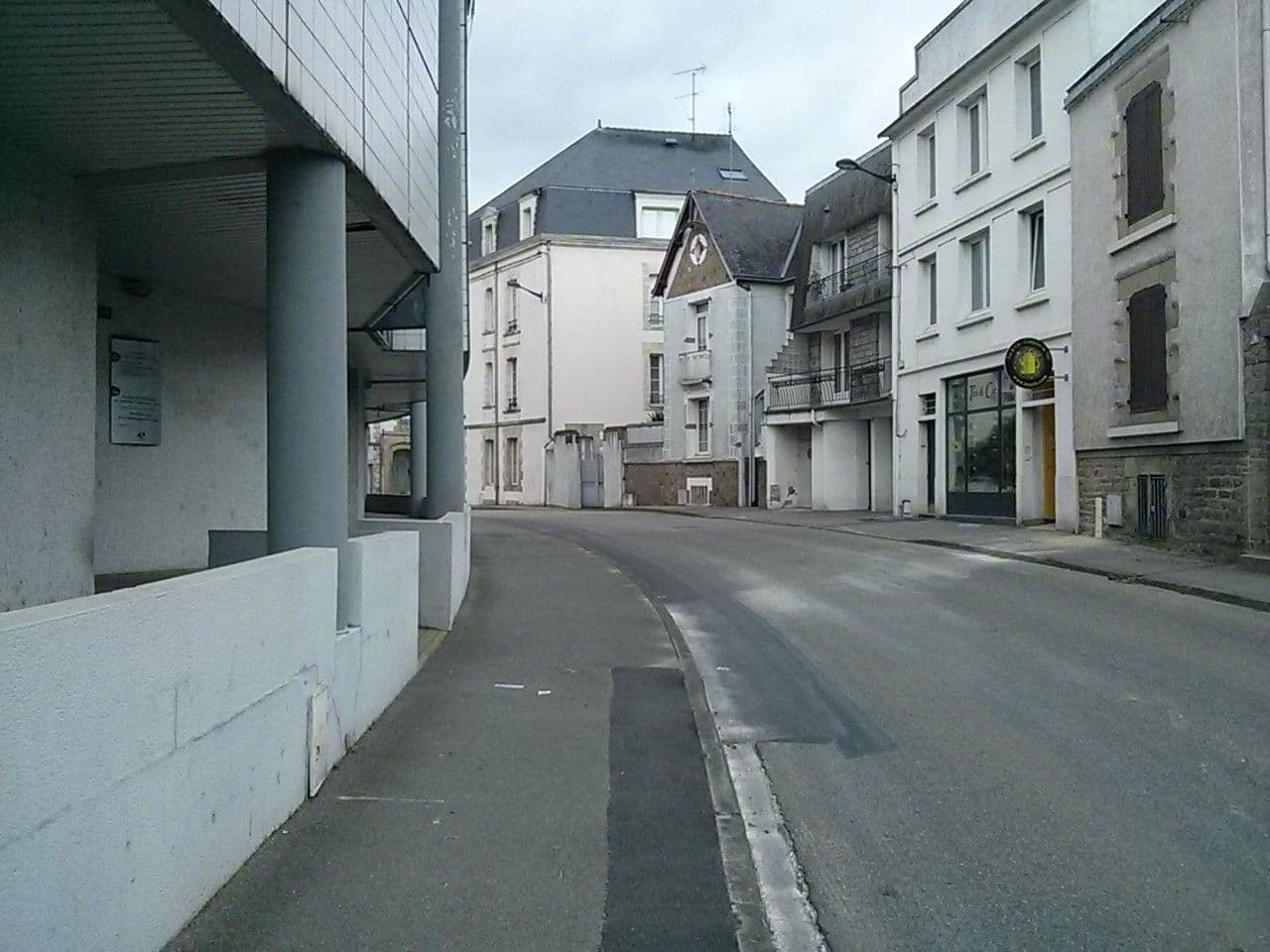 Street view near Hôtel Evasion, Vannes — © remonet (CC BY-SA · Mapillary)