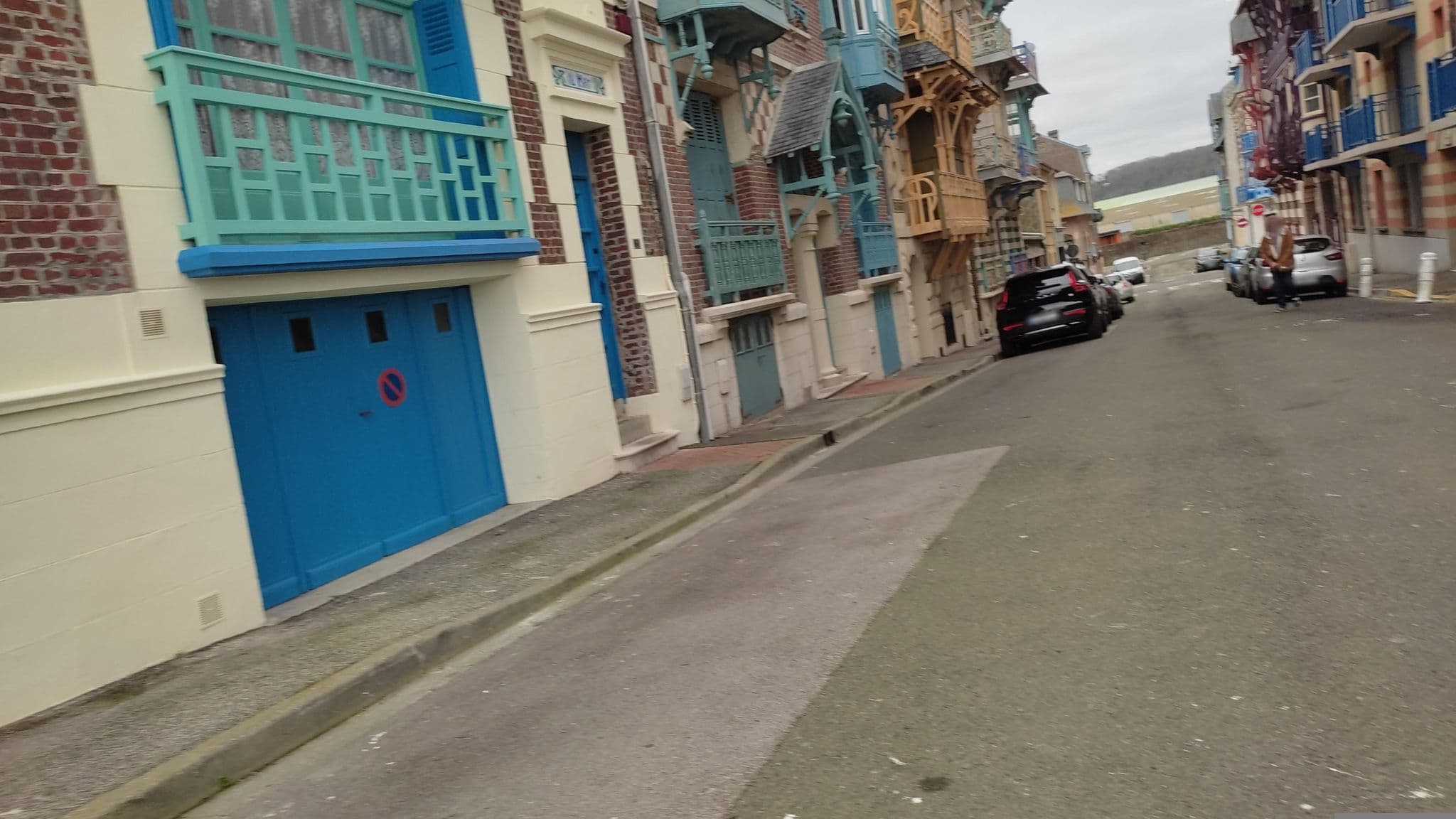 Street view near La mer, Mers-les-Bains — © kritic (CC BY-SA · Mapillary)