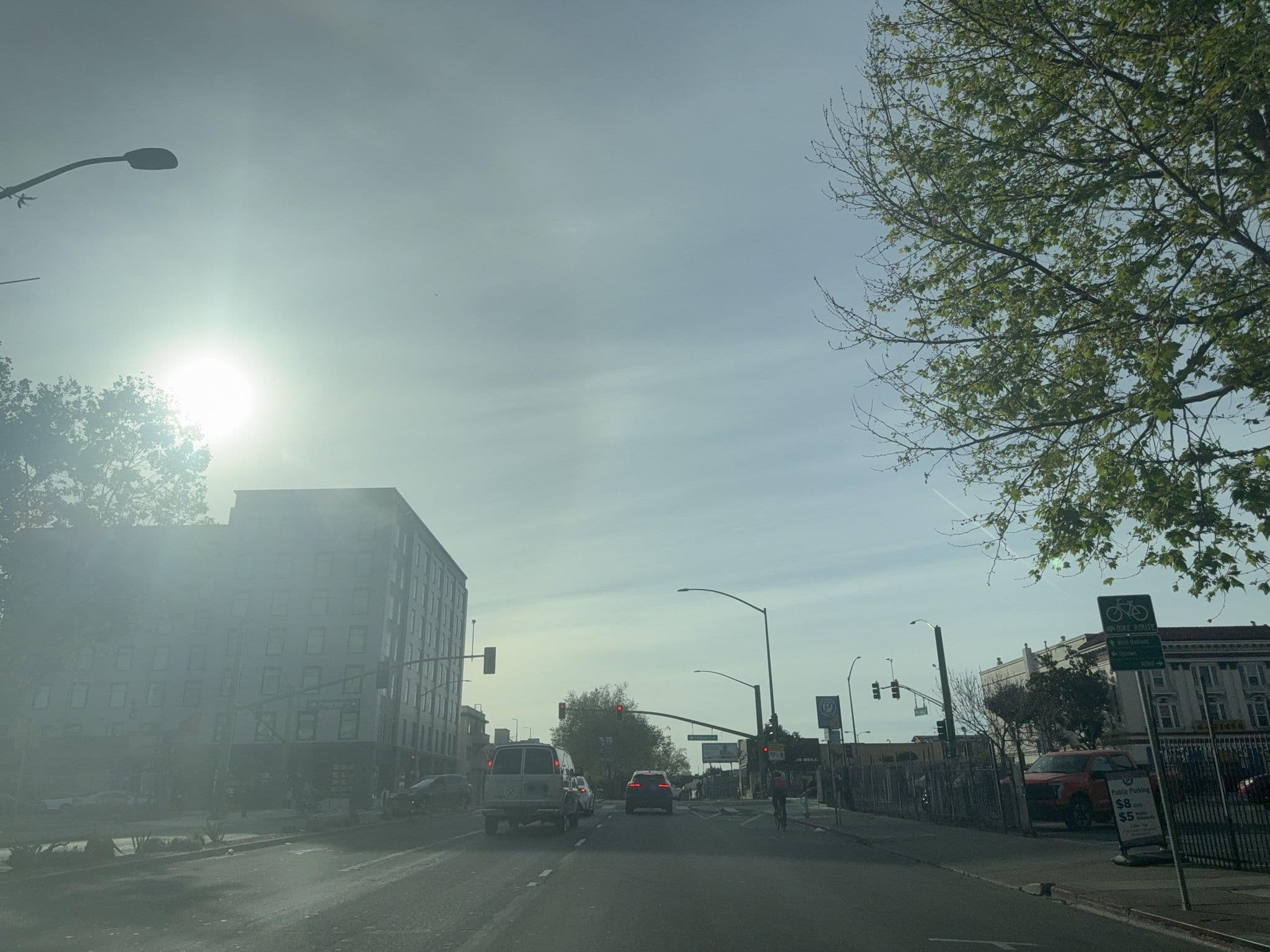 Street view near Zombie B 'n' B, Oakland — © davidofun (CC BY-SA · Mapillary)