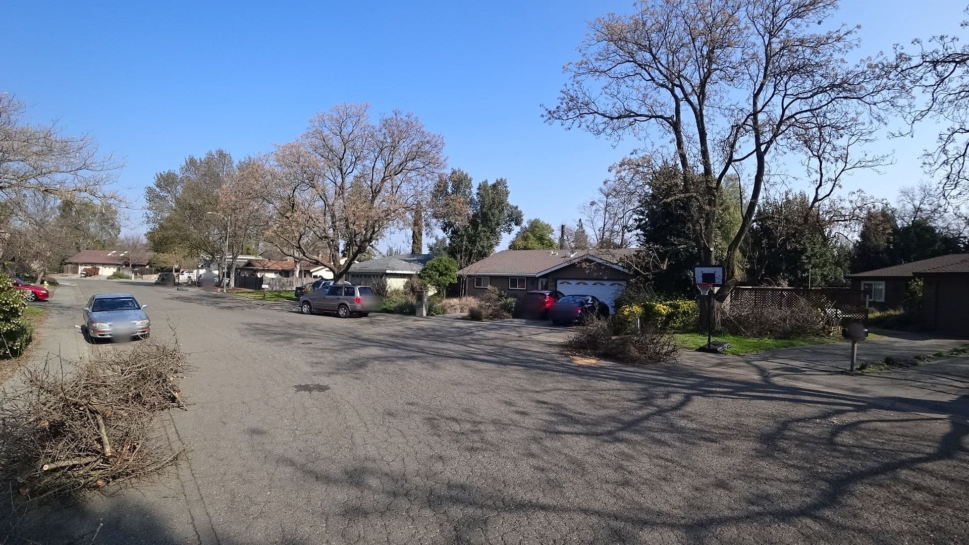 Street view near Bed & Breakfast Near UC Davis, Davis — © marker_geo (CC BY-SA · Mapillary)