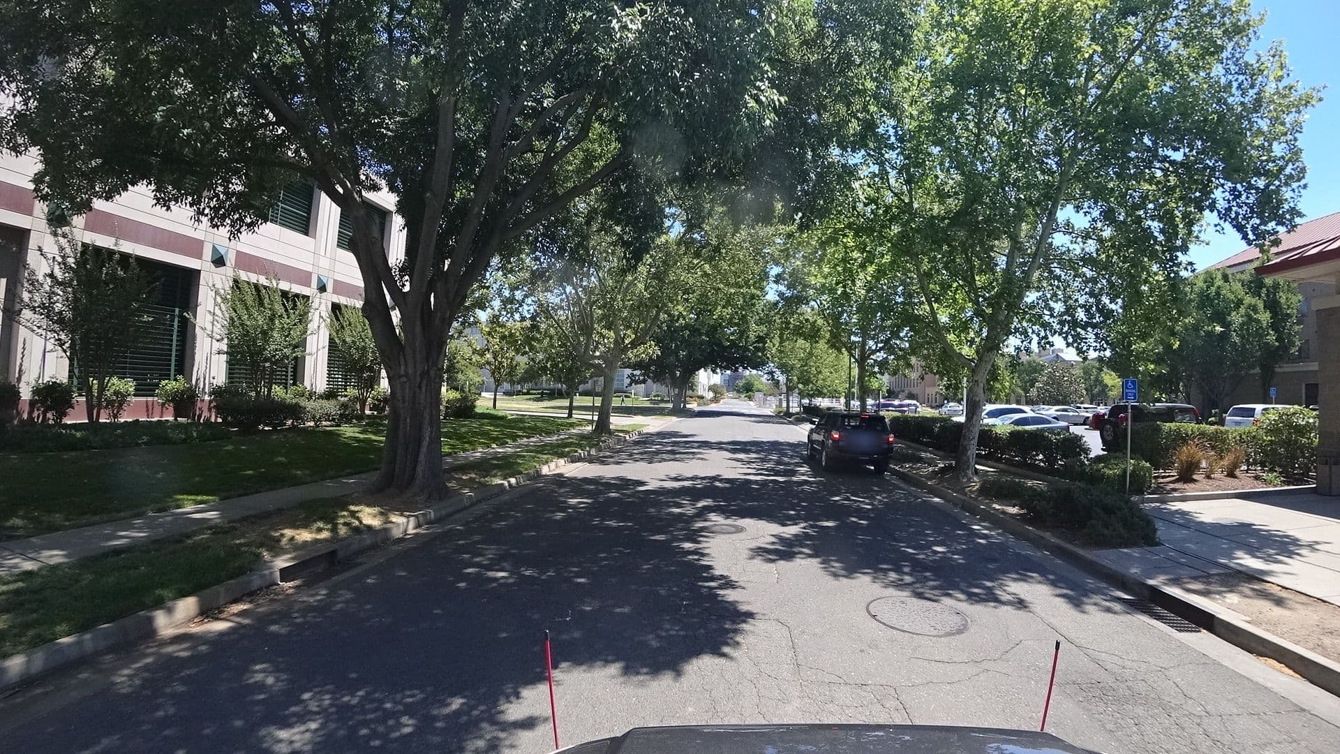 Street view near Marriott, Fruitridge Pocket — © marker_geo (CC BY-SA · Mapillary)